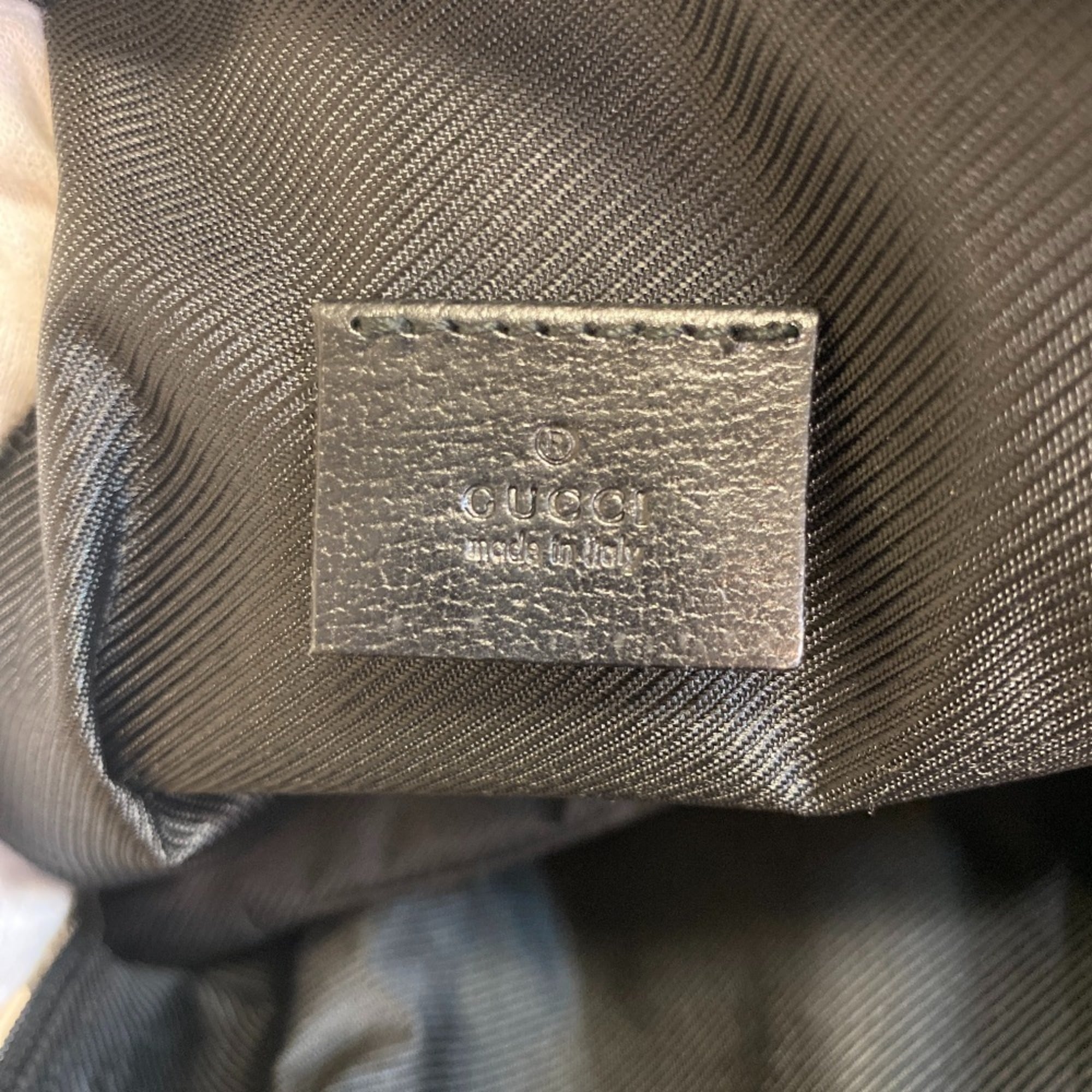 Gucci Black Gg Canvas Handbag (Pre-Owned)