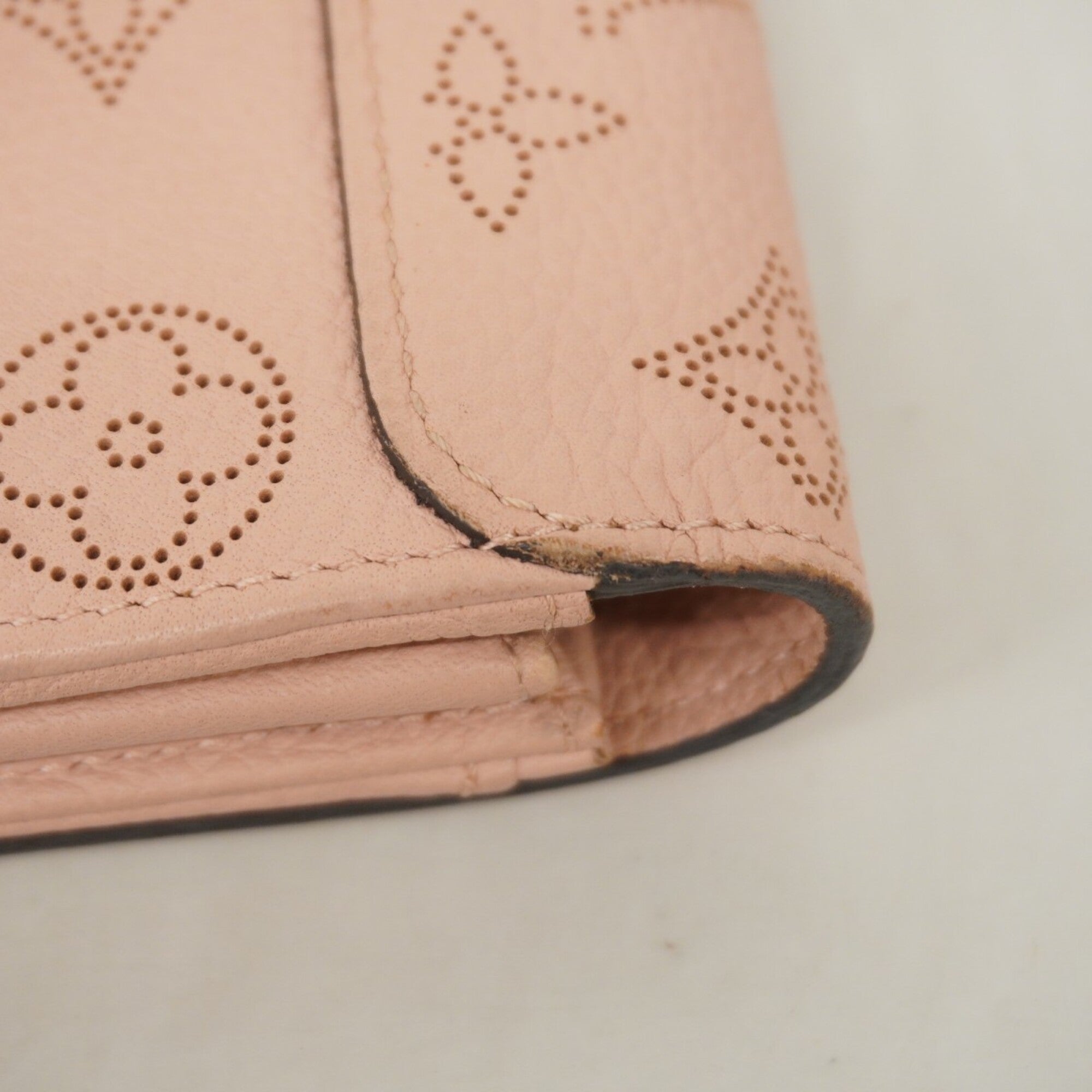 Louis Vuitton Magnolia Long Wallet (Bi-Fold) (Pre-Owned)
