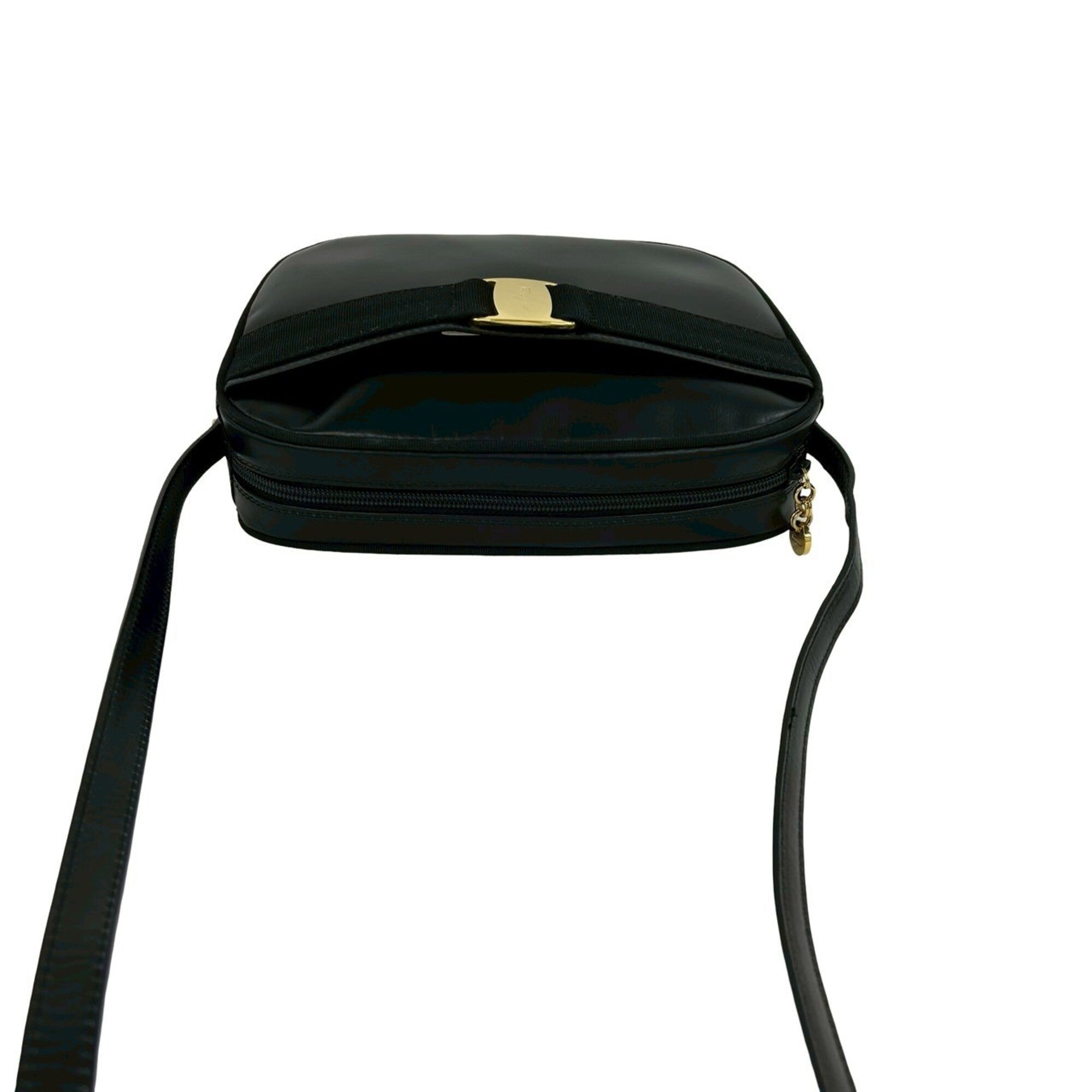 Salvatore Ferragamo Black Leather Shoulder Bag (Pre-Owned)