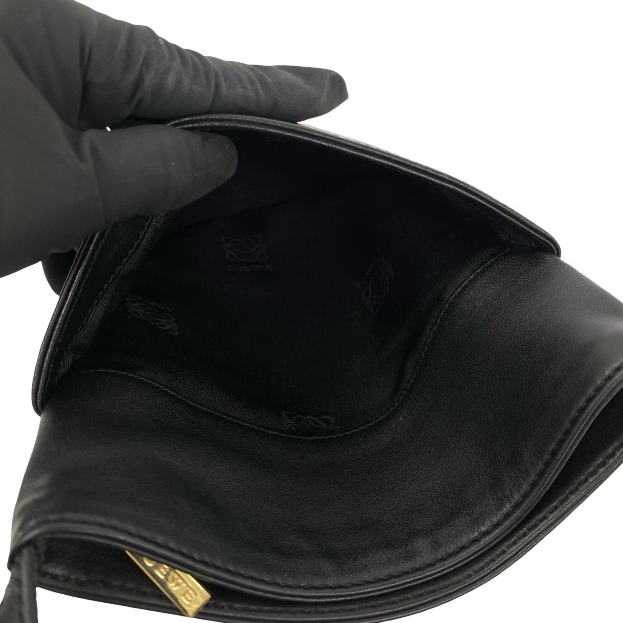 Loewe Black Leather Pochette Shoulder Bag (Pre-Owned)