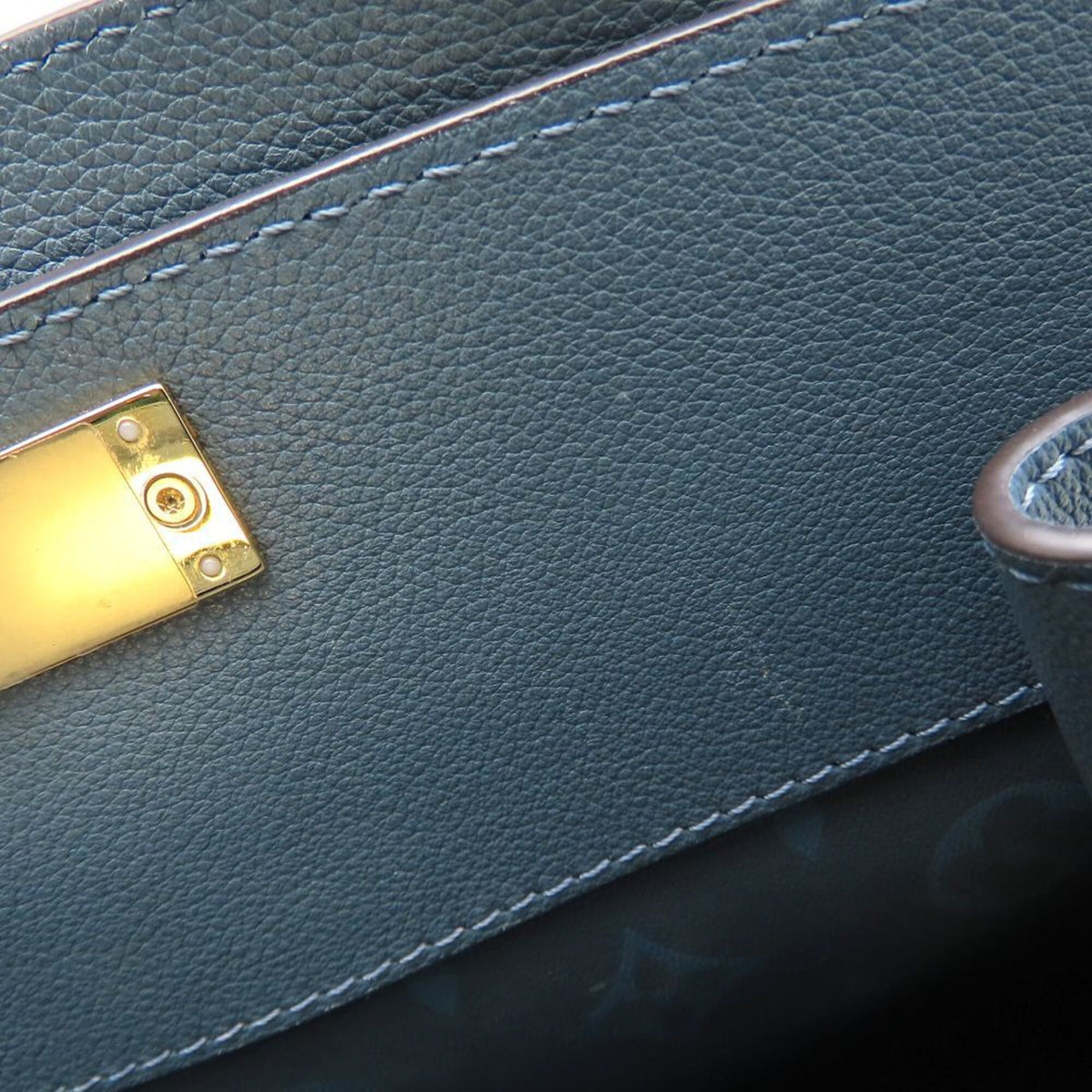 Louis Vuitton Blue Handbag (Pre-Owned)