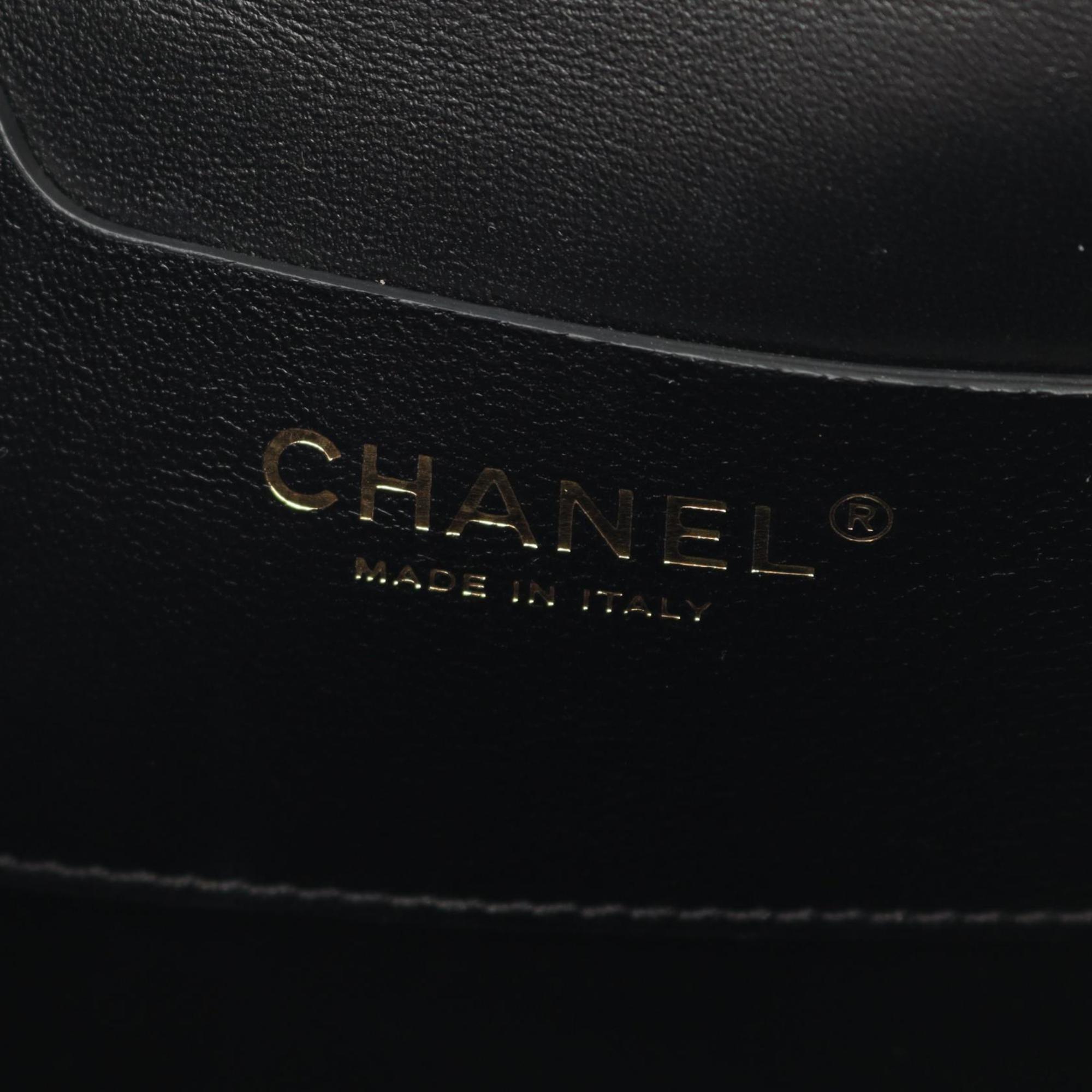 Chanel Black Leather Shoulder Bag (Pre-Owned)
