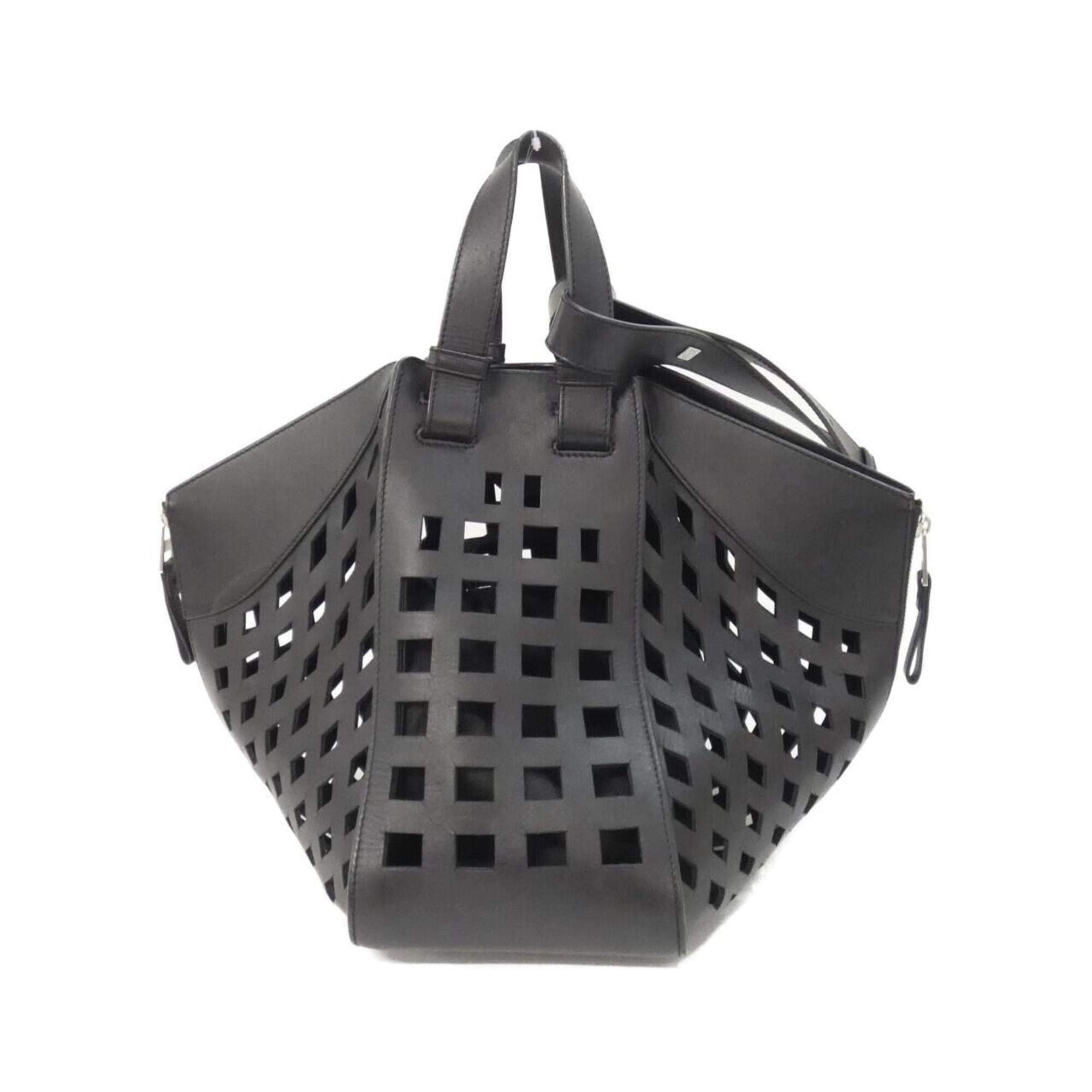 Loewe Black Leather Pouch Shoulder Bag (Pre-Owned)