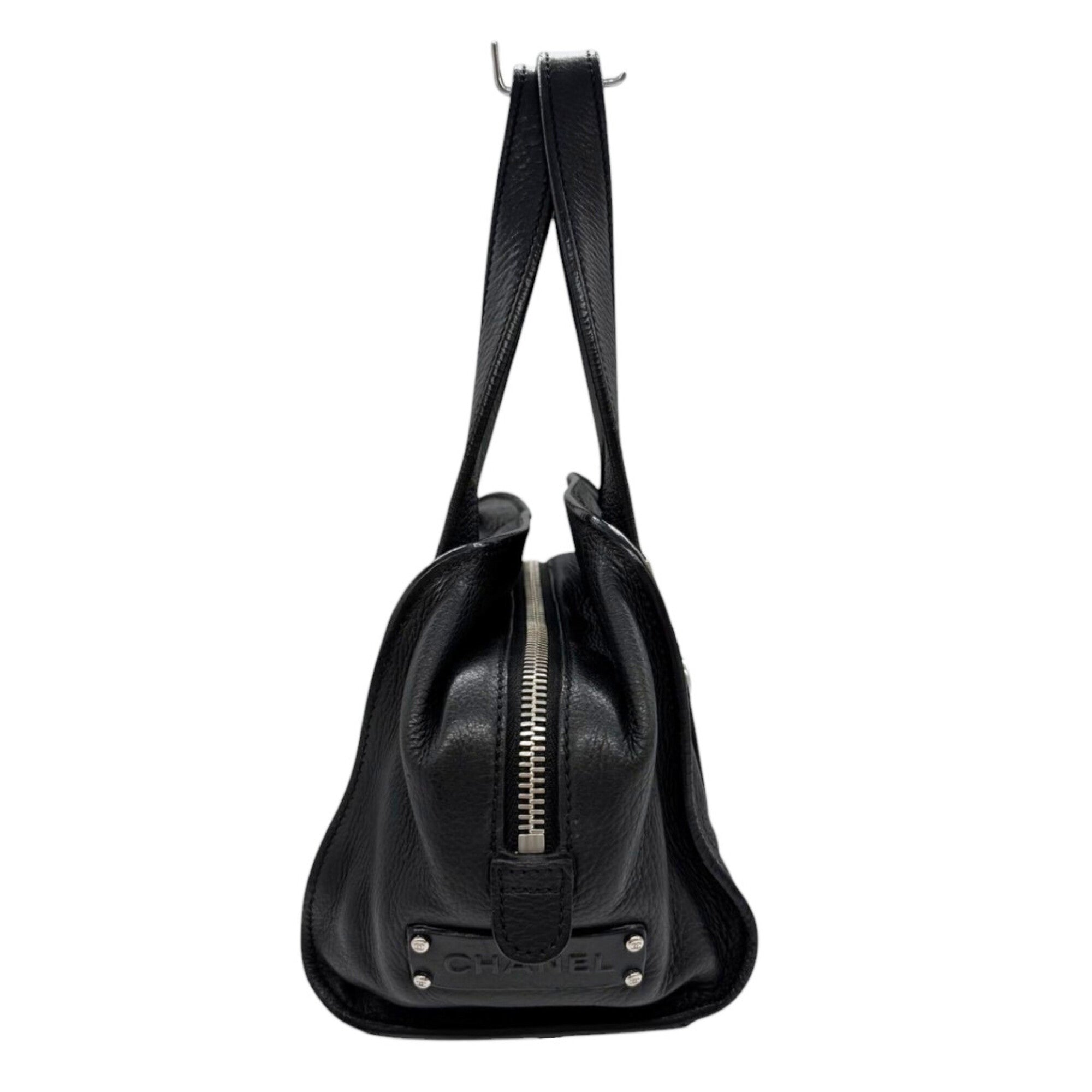 Chanel Black Leather Handbag (Pre-Owned)