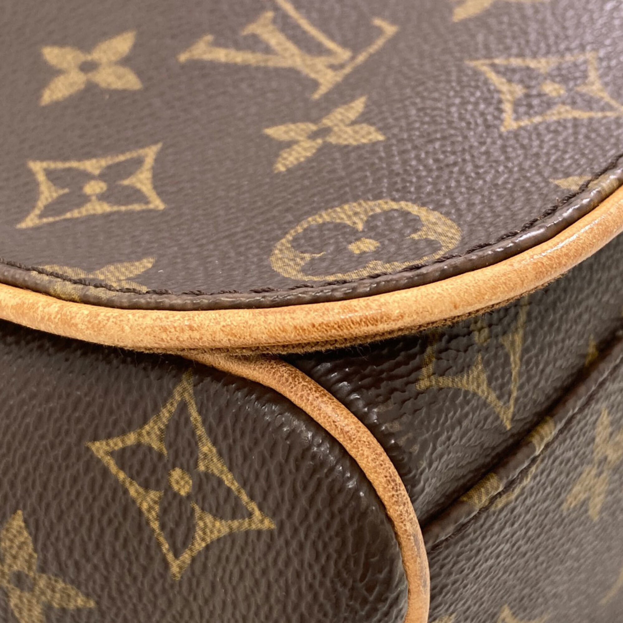 Louis Vuitton Monogram Monogram Shoulder Bag (Pre-Owned)