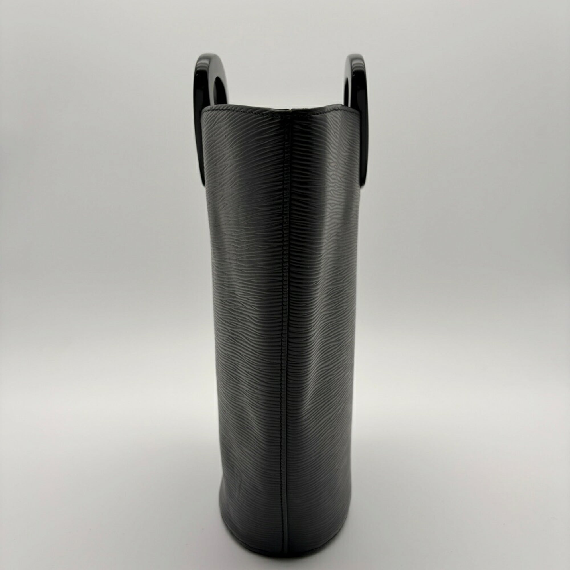 Louis Vuitton Black Noir Leather (Pre-Owned)