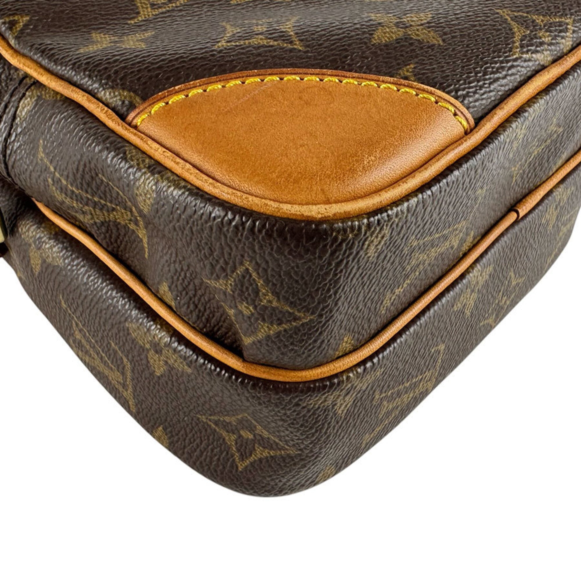 Louis Vuitton Brown Monogram Monogram Shoulder Bag (Pre-Owned)