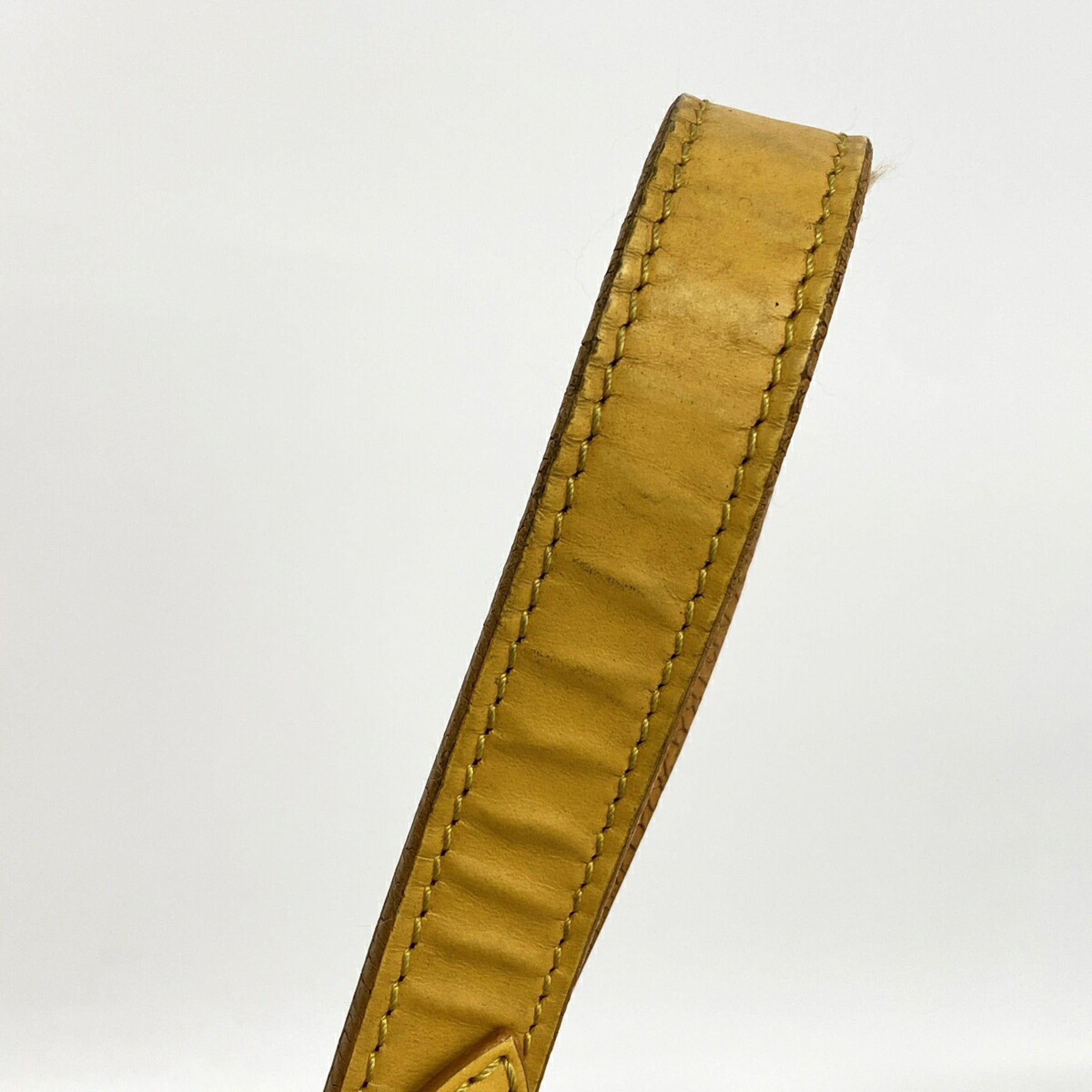 Louis Vuitton Jaune Shoulder Bag (Pre-Owned)