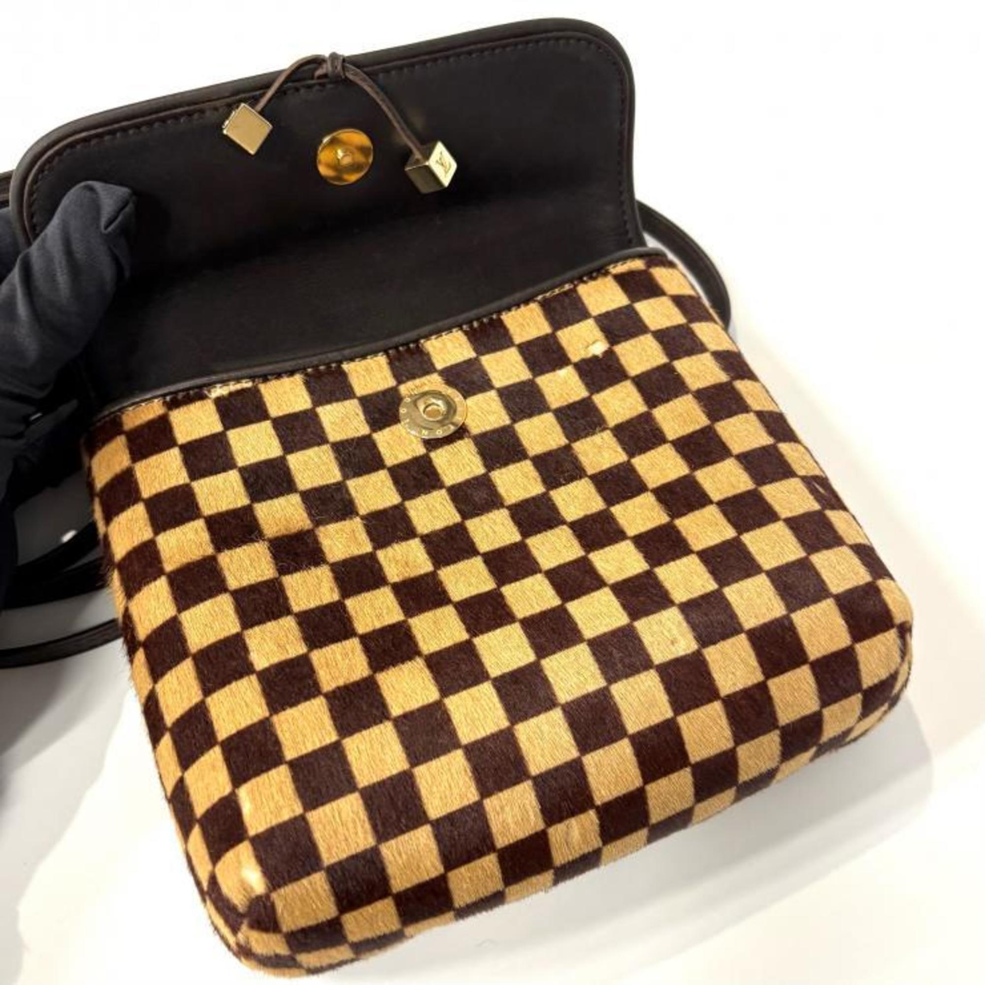 Louis Vuitton Brown Leather Shoulder Bag (Pre-Owned)
