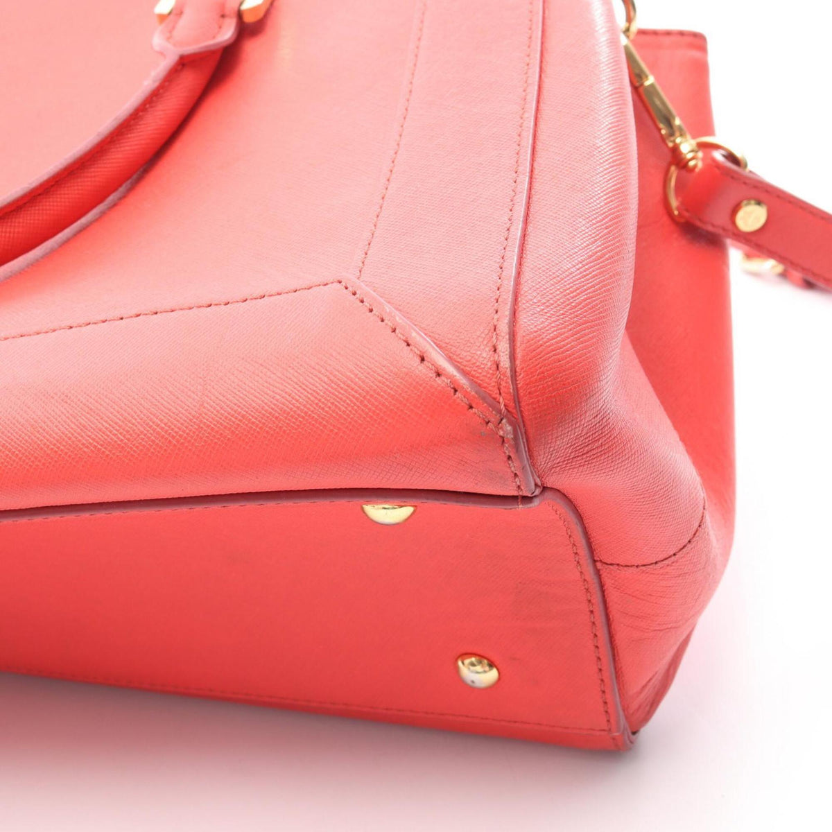 Mcm Red Color Leather Handbag Tote Bag (Pre-Owned)