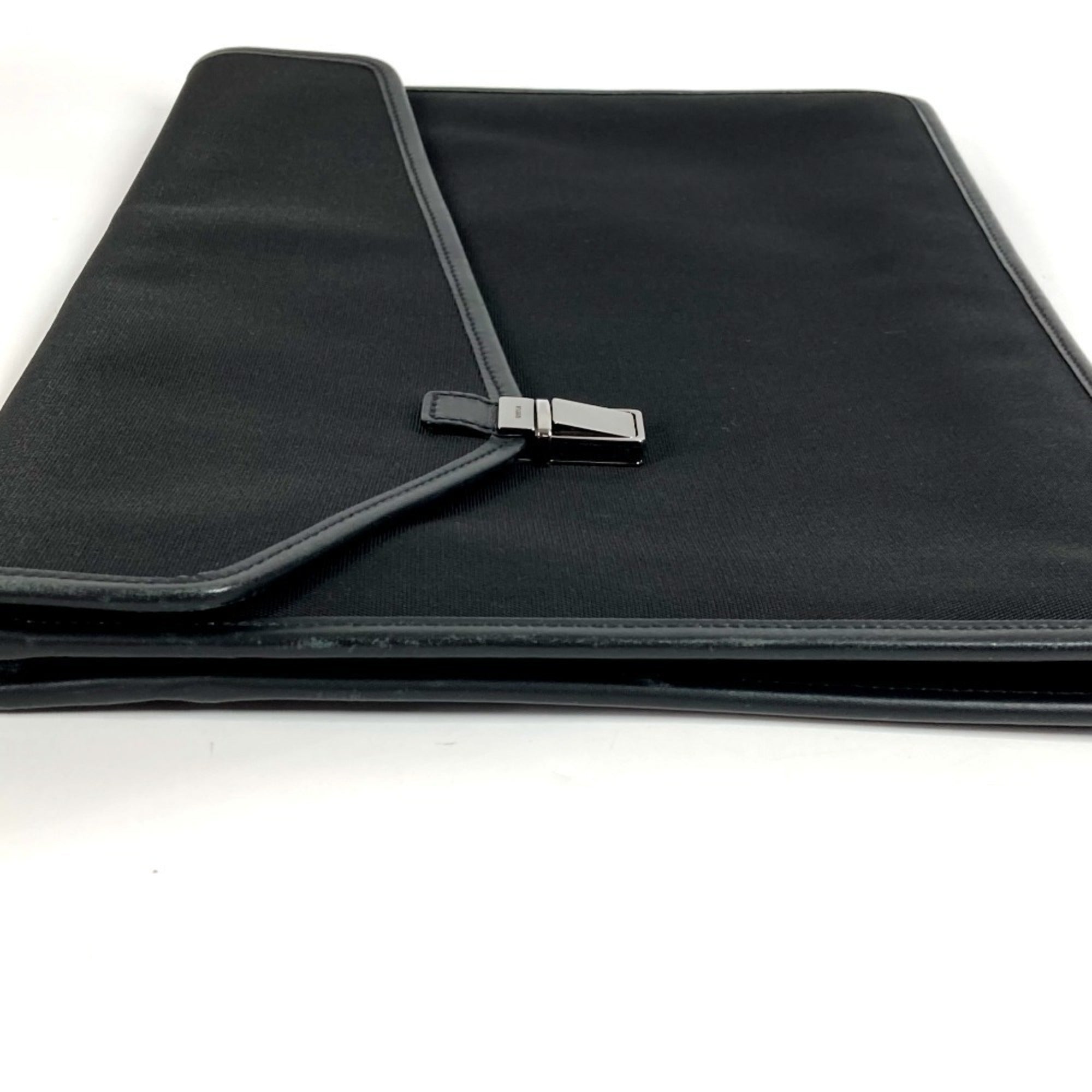 Gucci Black Nylon Clutch Bag Pouch (Pre-Owned)
