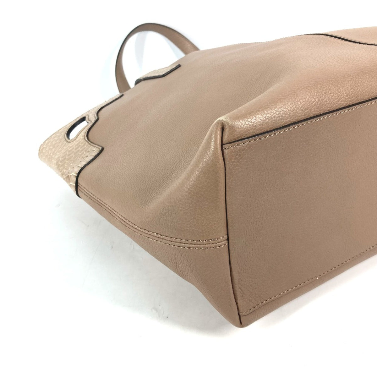 Cartier Beige Leather Shoulder Bag (Pre-Owned)