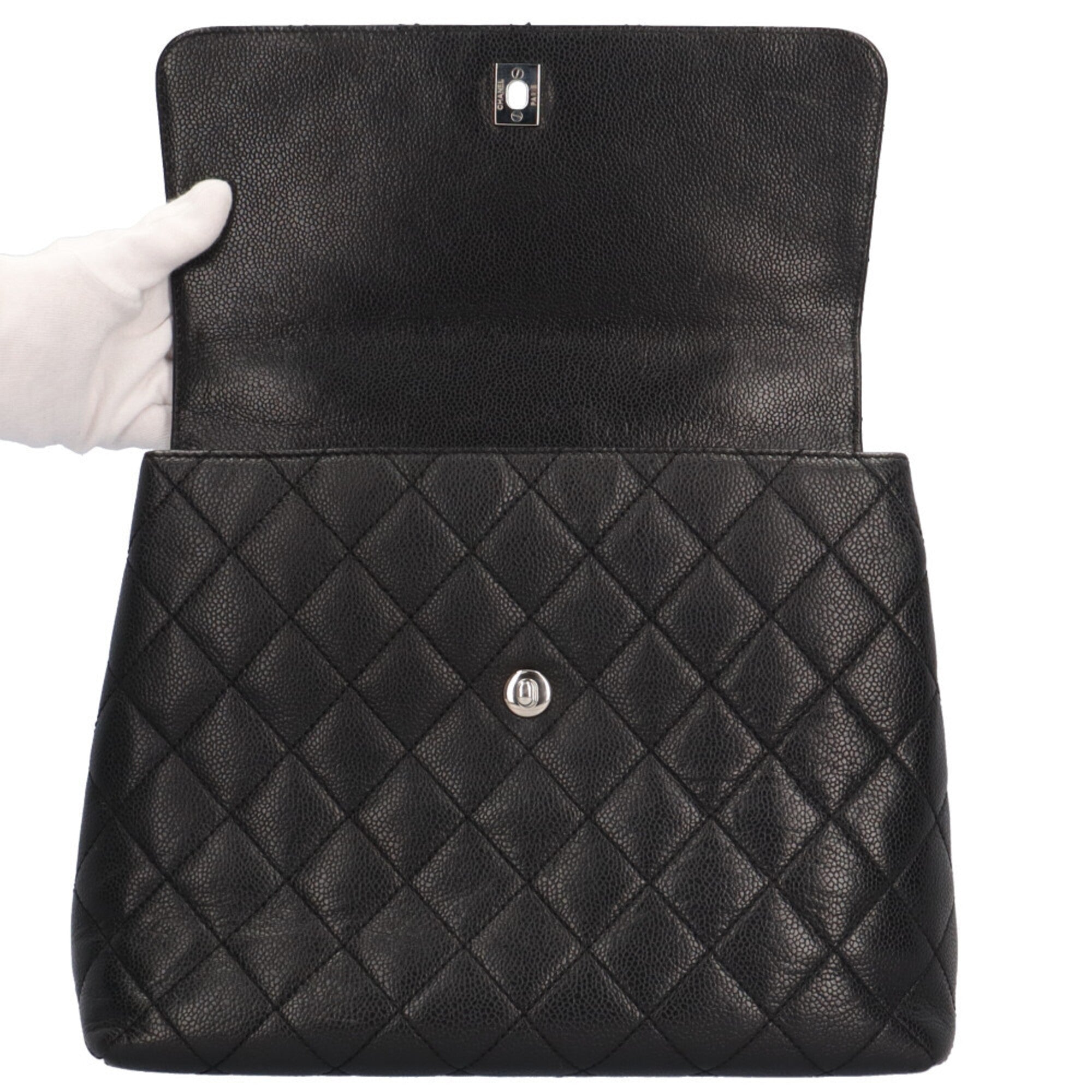 Chanel Matelasse Black Grained Calfskin Handbag (Pre-Owned)
