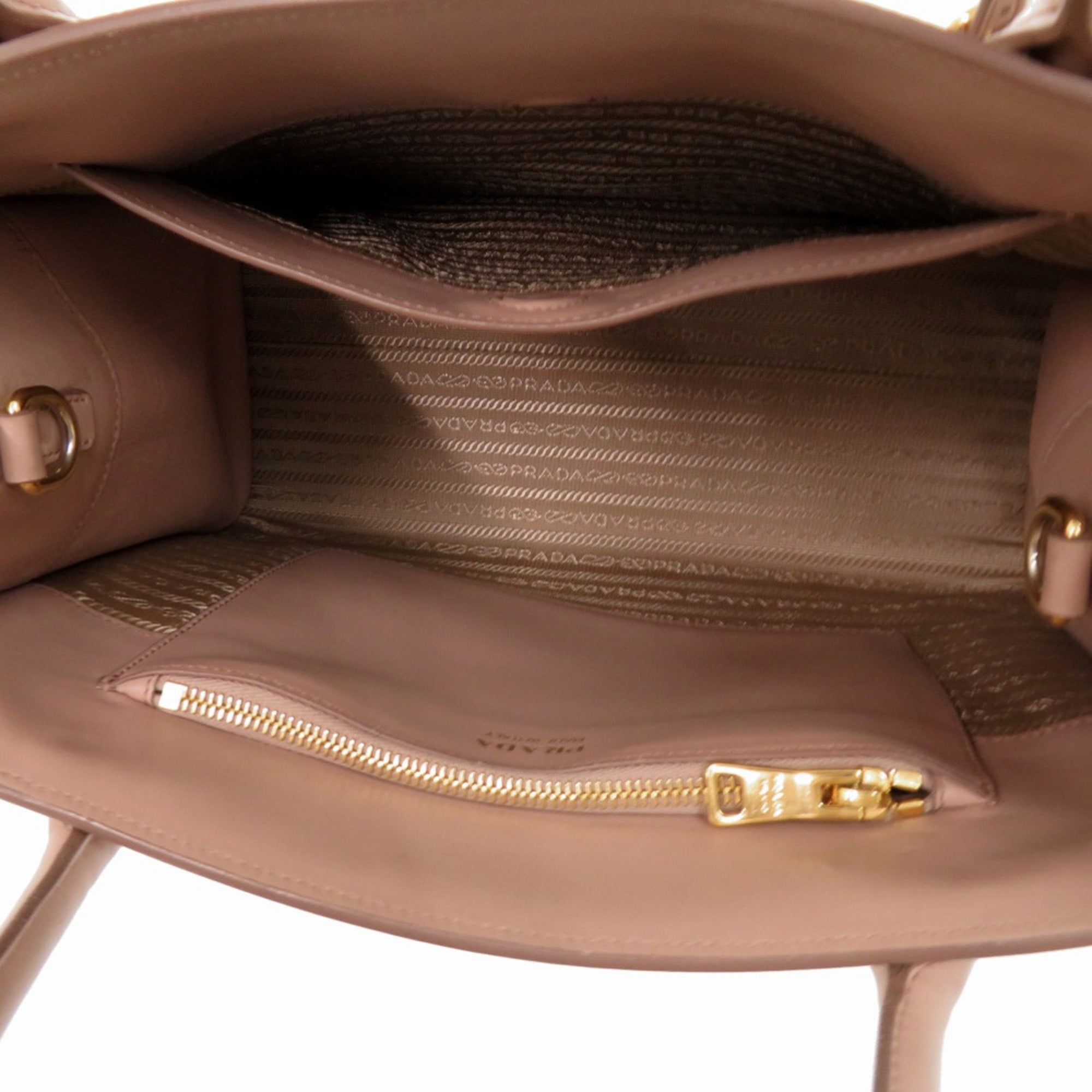 Prada Pink Beige Leather Saffiano Handbag (Pre-Owned)