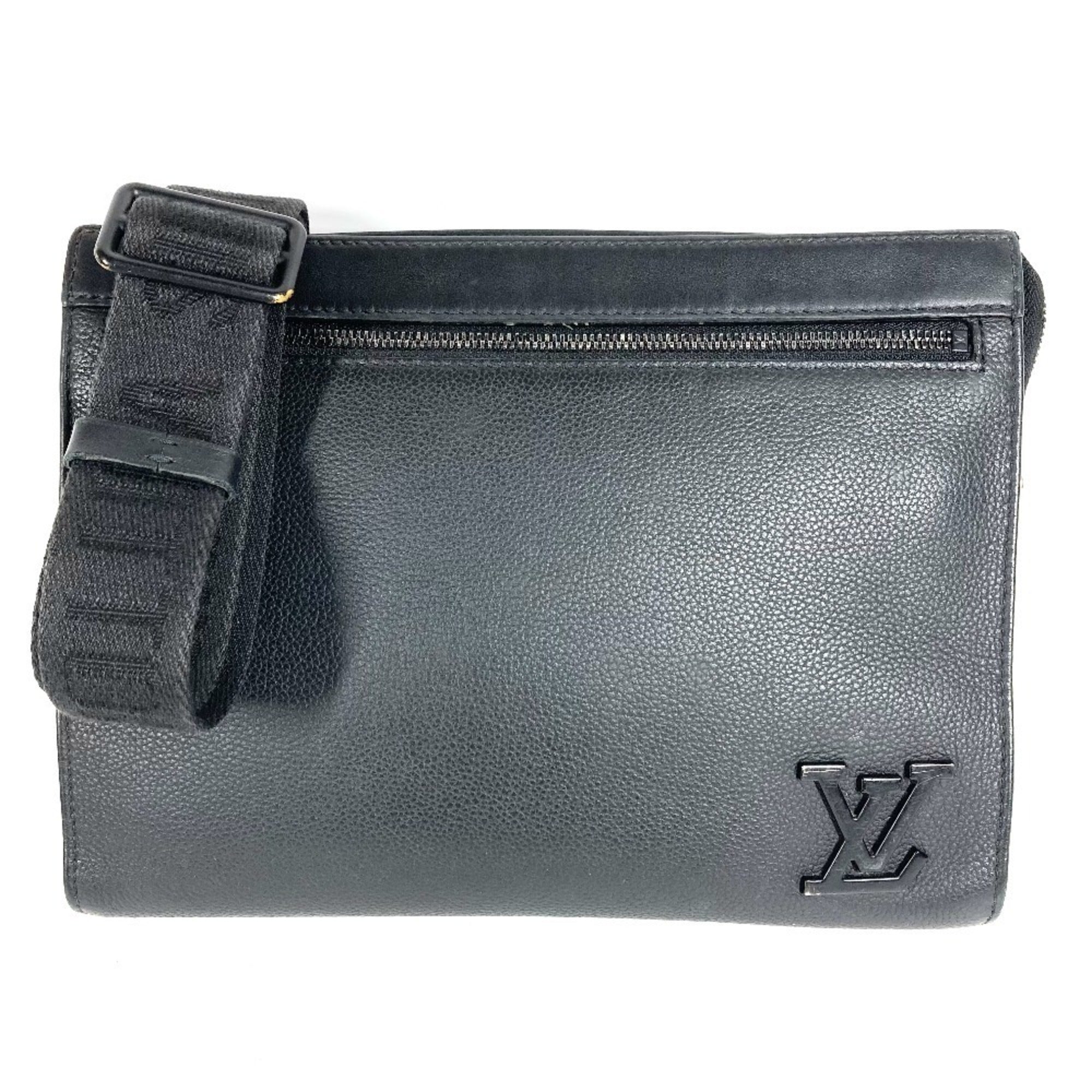Louis Vuitton Black Leather Clutch Bag Pochette Shoulder Bag (Pre-Owned)