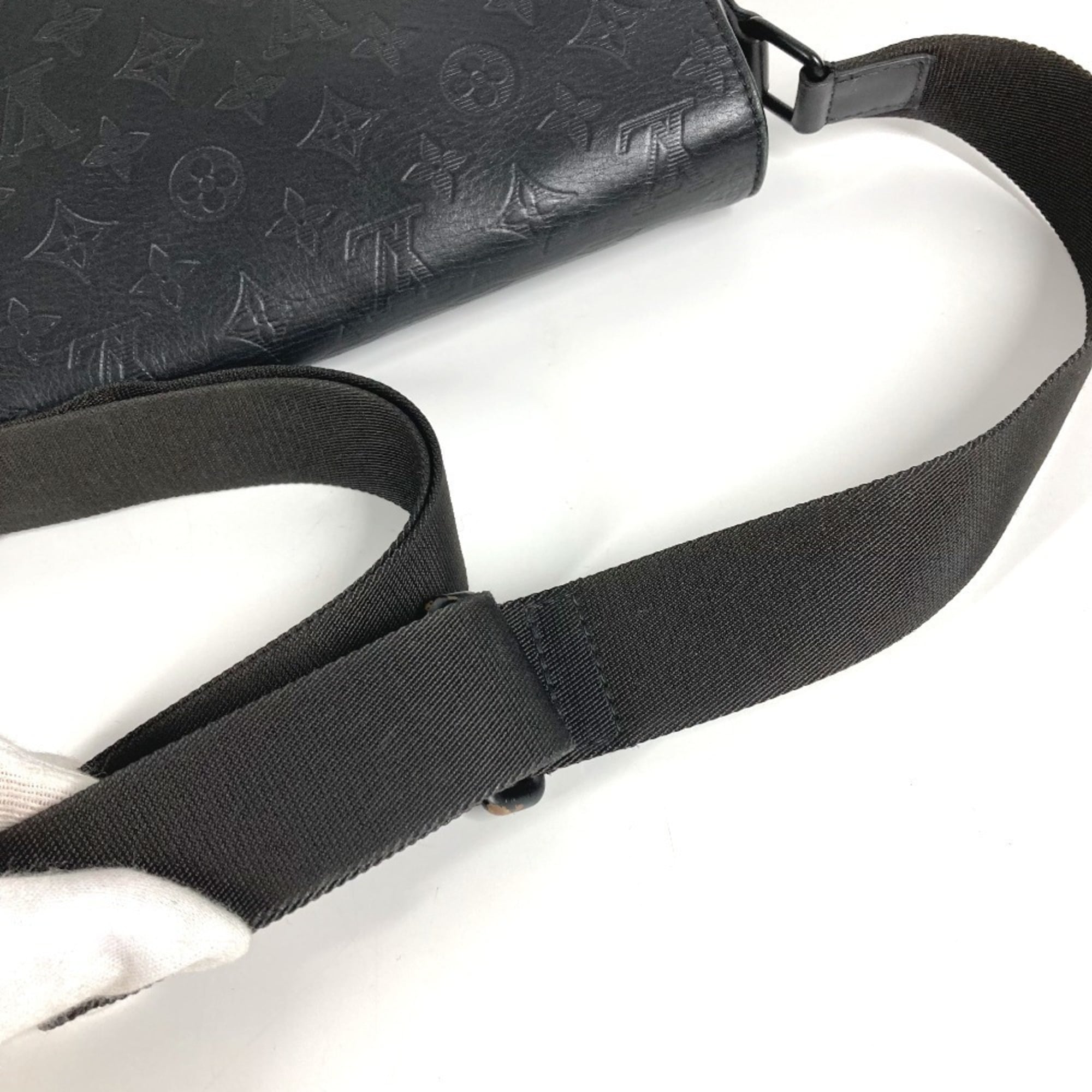 Louis Vuitton Monogram Shadow Black Monogram Shadow Messenger Bag Shoulder Bag (Pre-Owned)