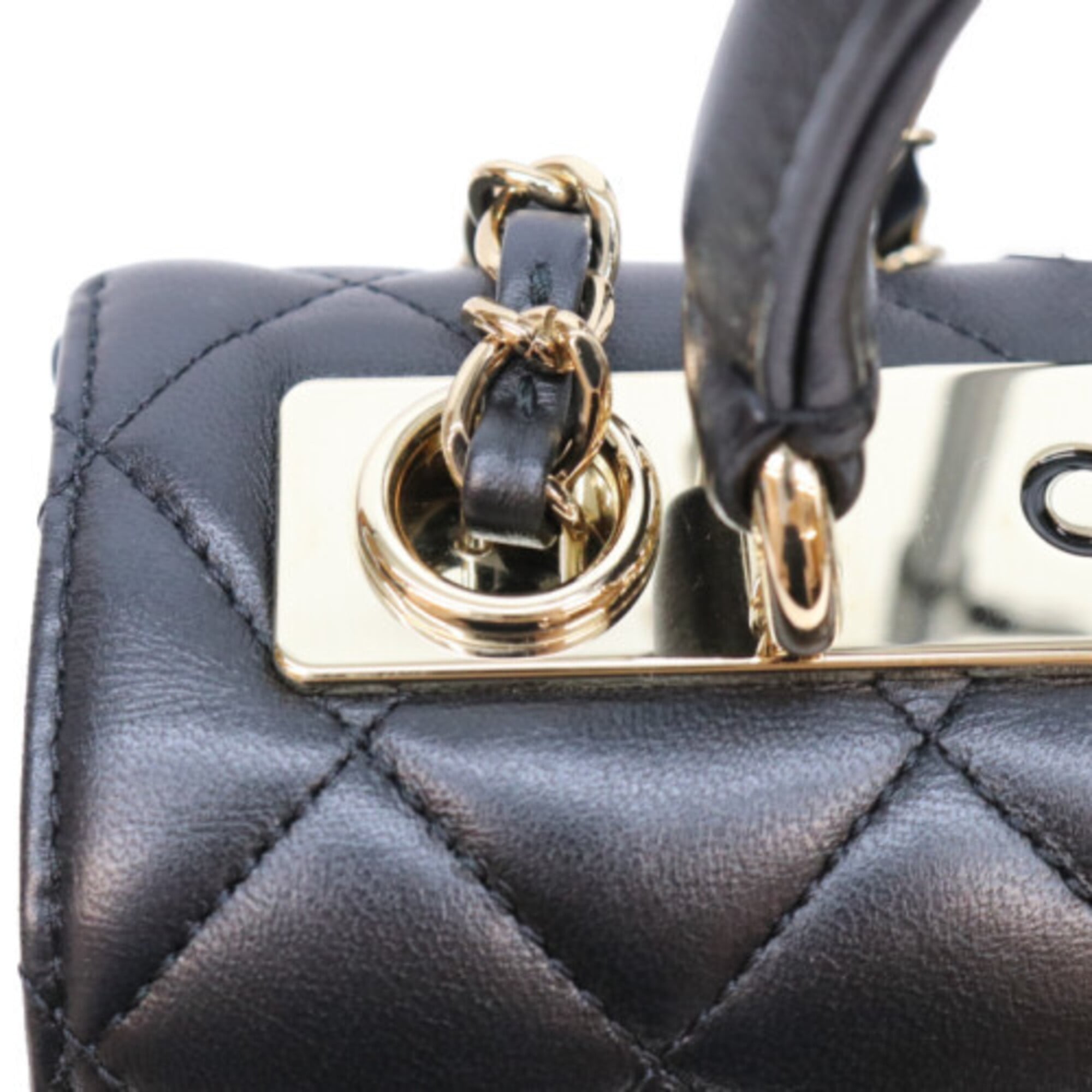 Chanel Black Leather Shoulder Bag (Pre-Owned)