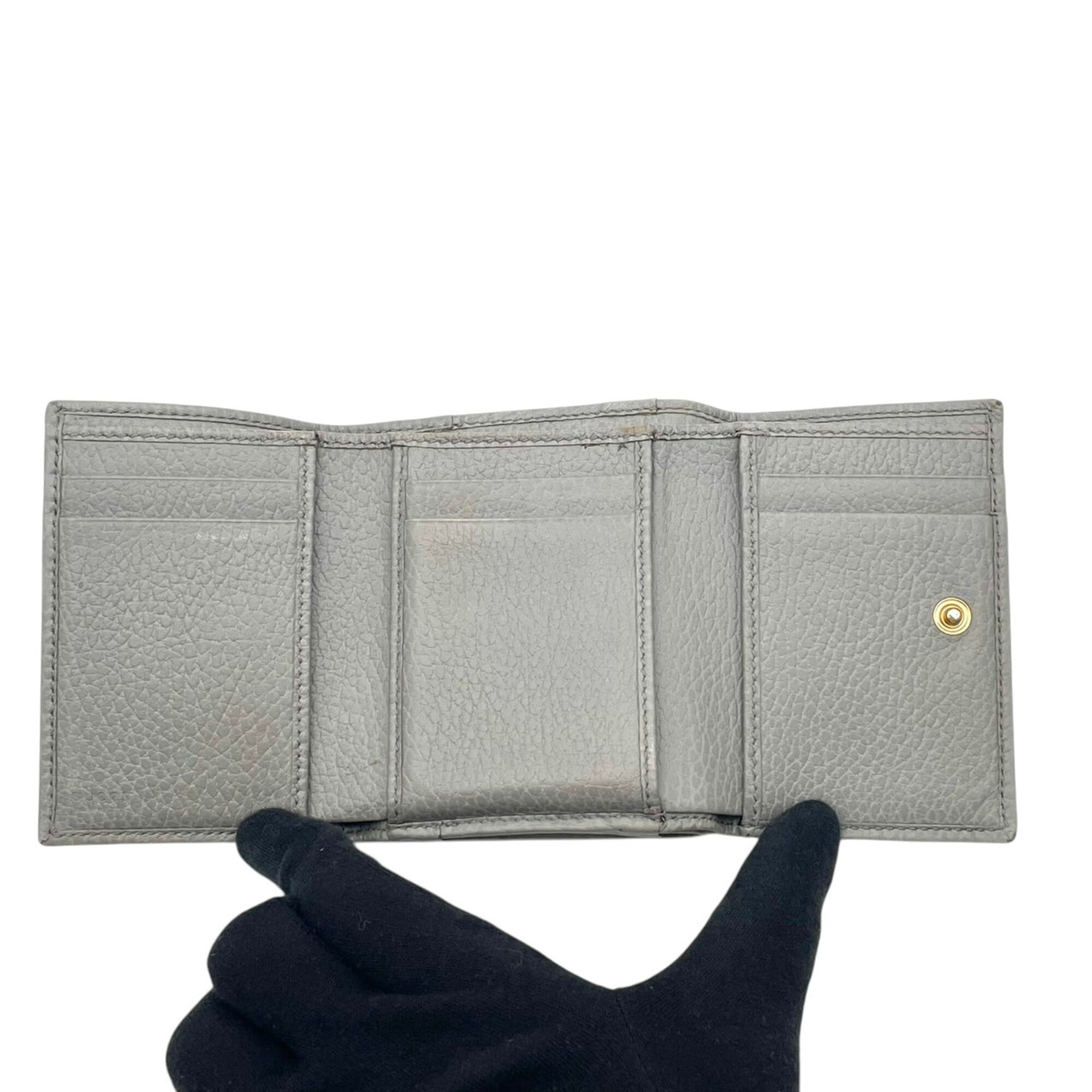 Gucci Gray Leather Wallet (Tri-Fold) (Pre-Owned)