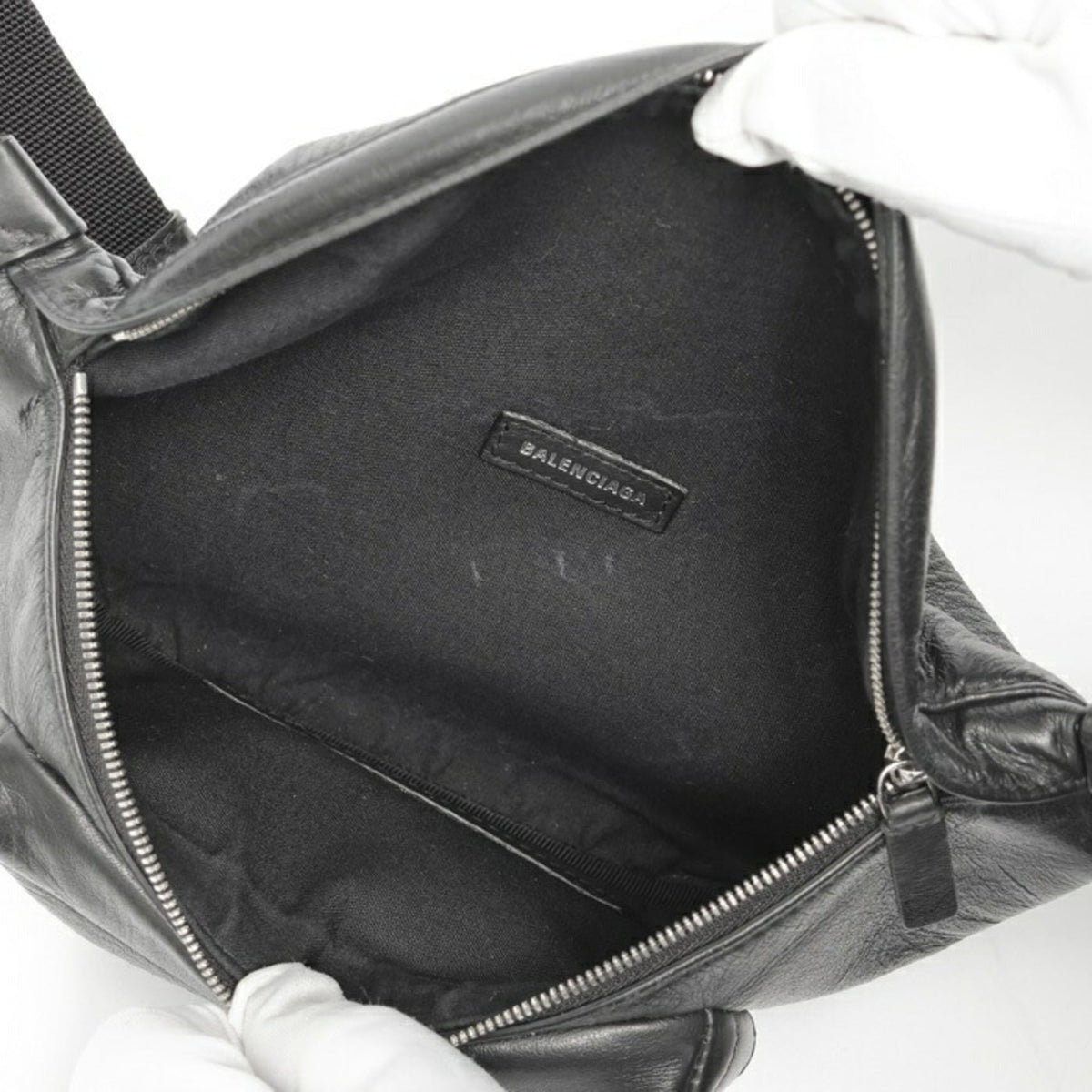 Balenciaga Black Leather Fanny Pack (Pre-Owned)