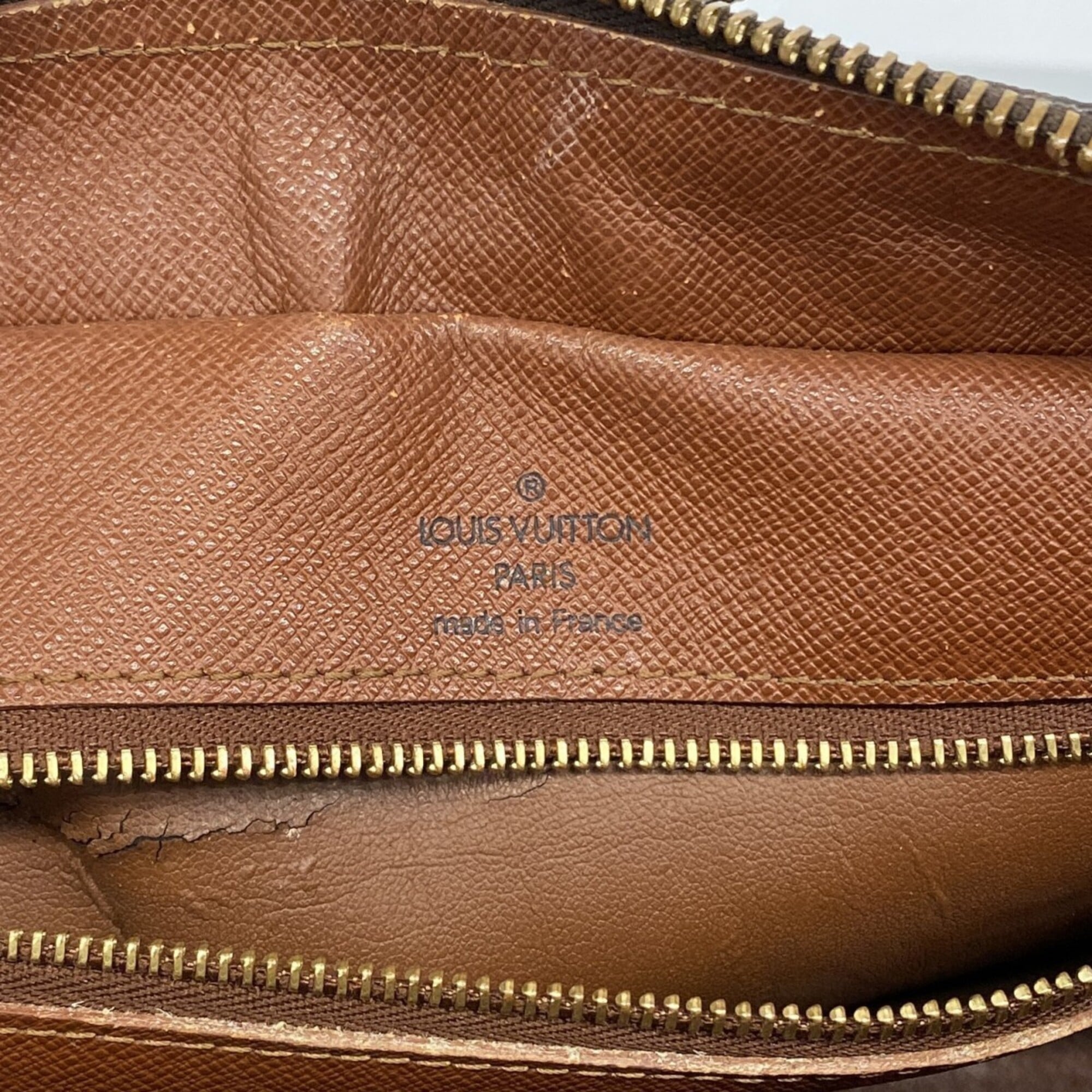 Louis Vuitton Brown Shoulder Bag (Pre-Owned)