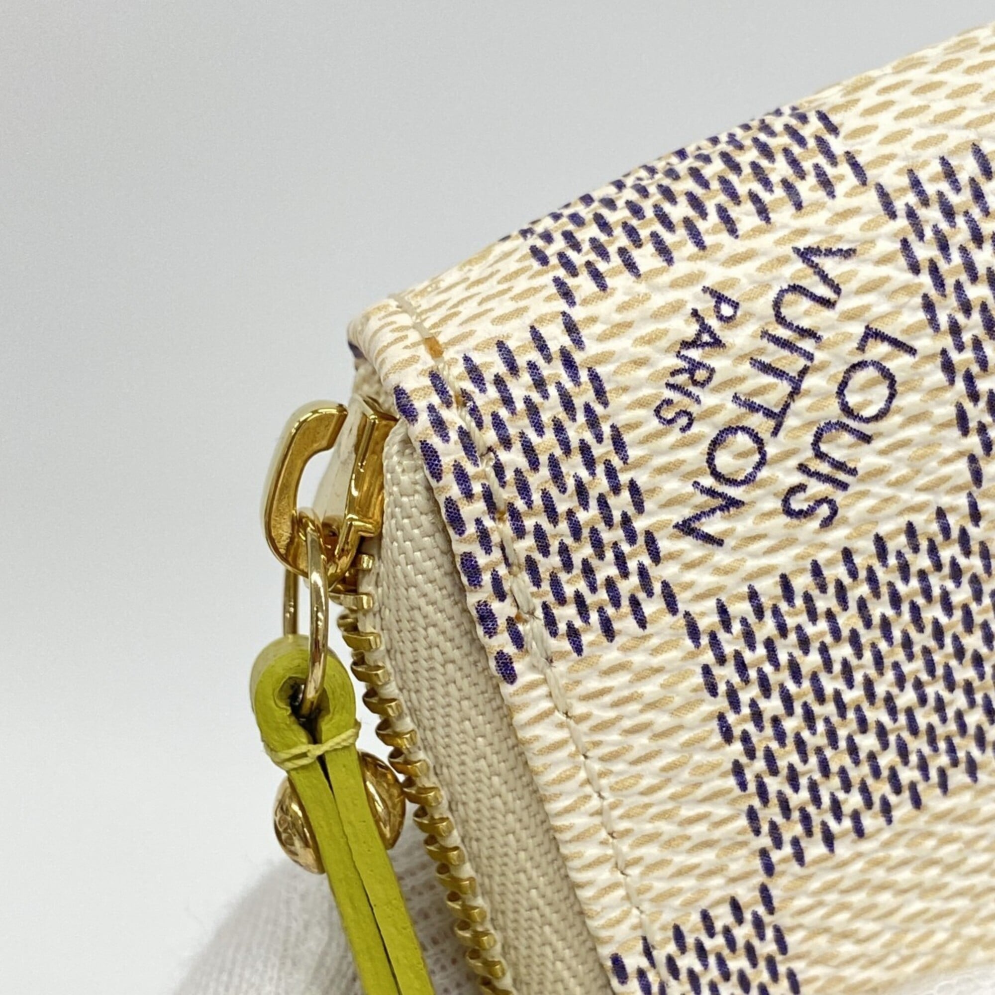 Louis Vuitton Green White Coin Purse/Coin Case (Pre-Owned)