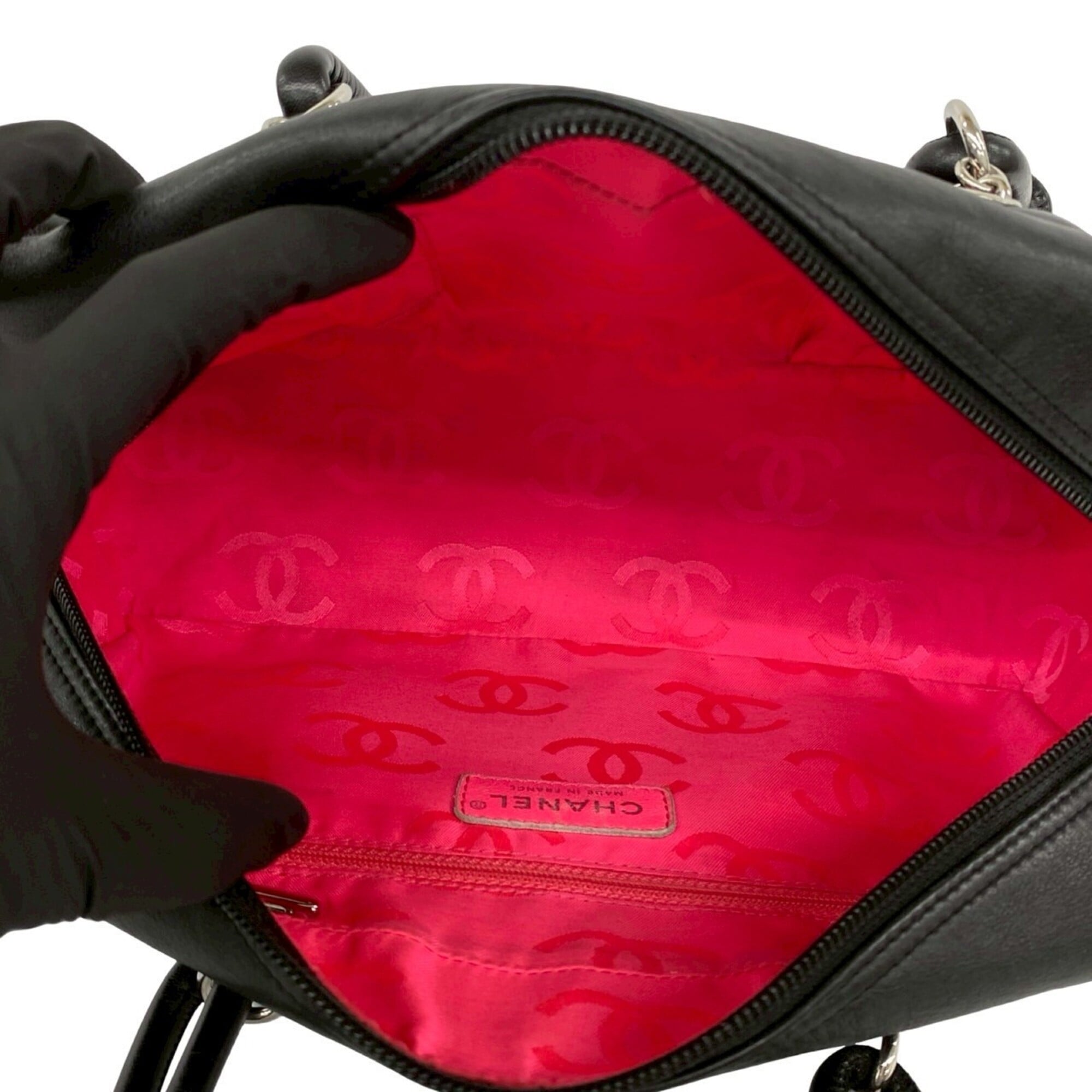 Chanel Black Leather Handbag Shoulder Bag (Pre-Owned)