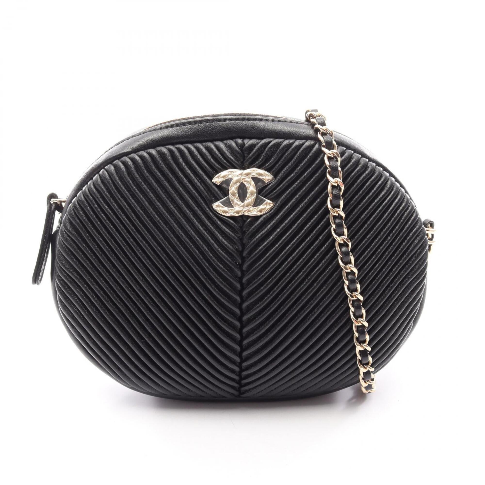 Chanel Black Leather Handbag Shoulder Bag (Pre-Owned)