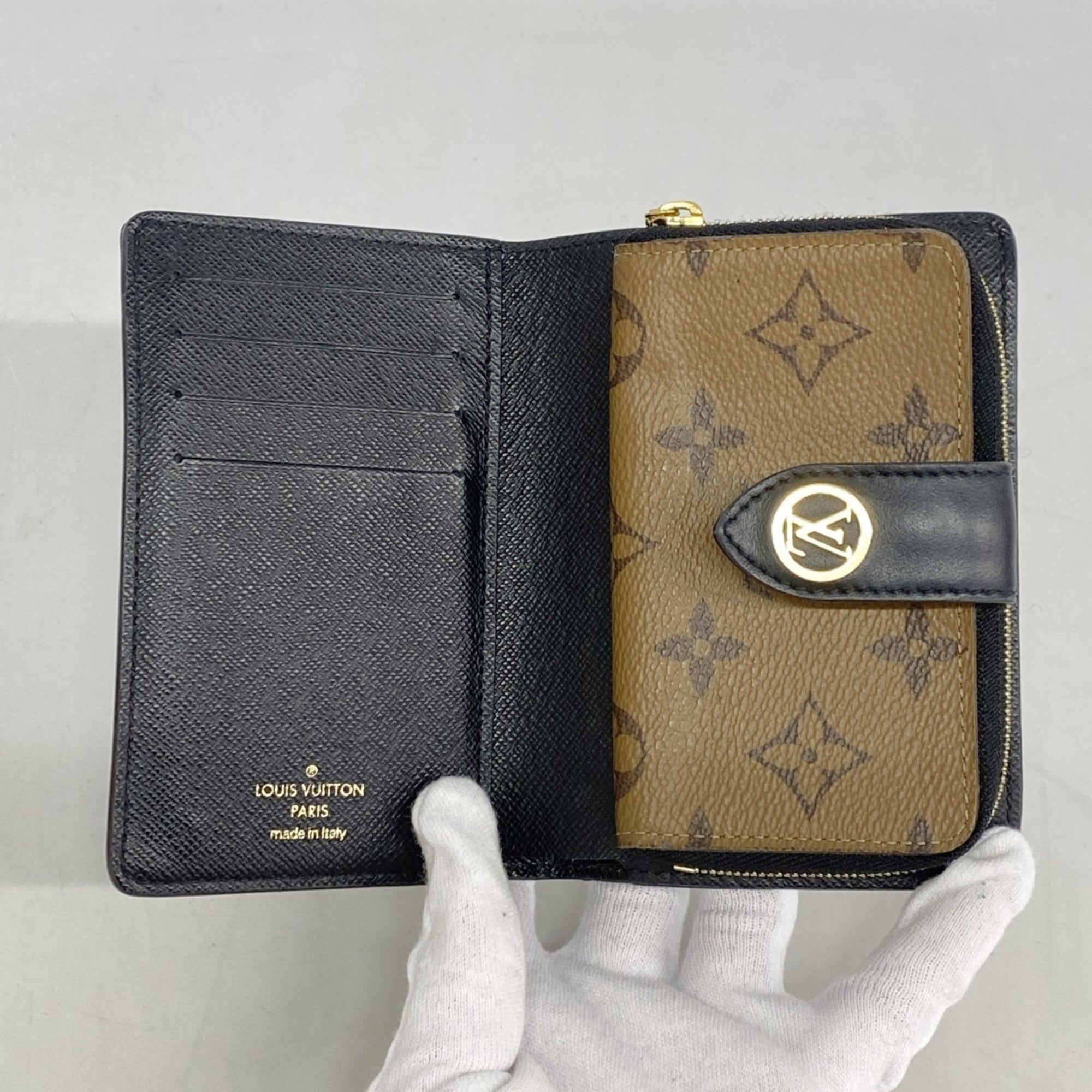 Louis Vuitton Brown Wallet Bi-Fold (Pre-Owned)