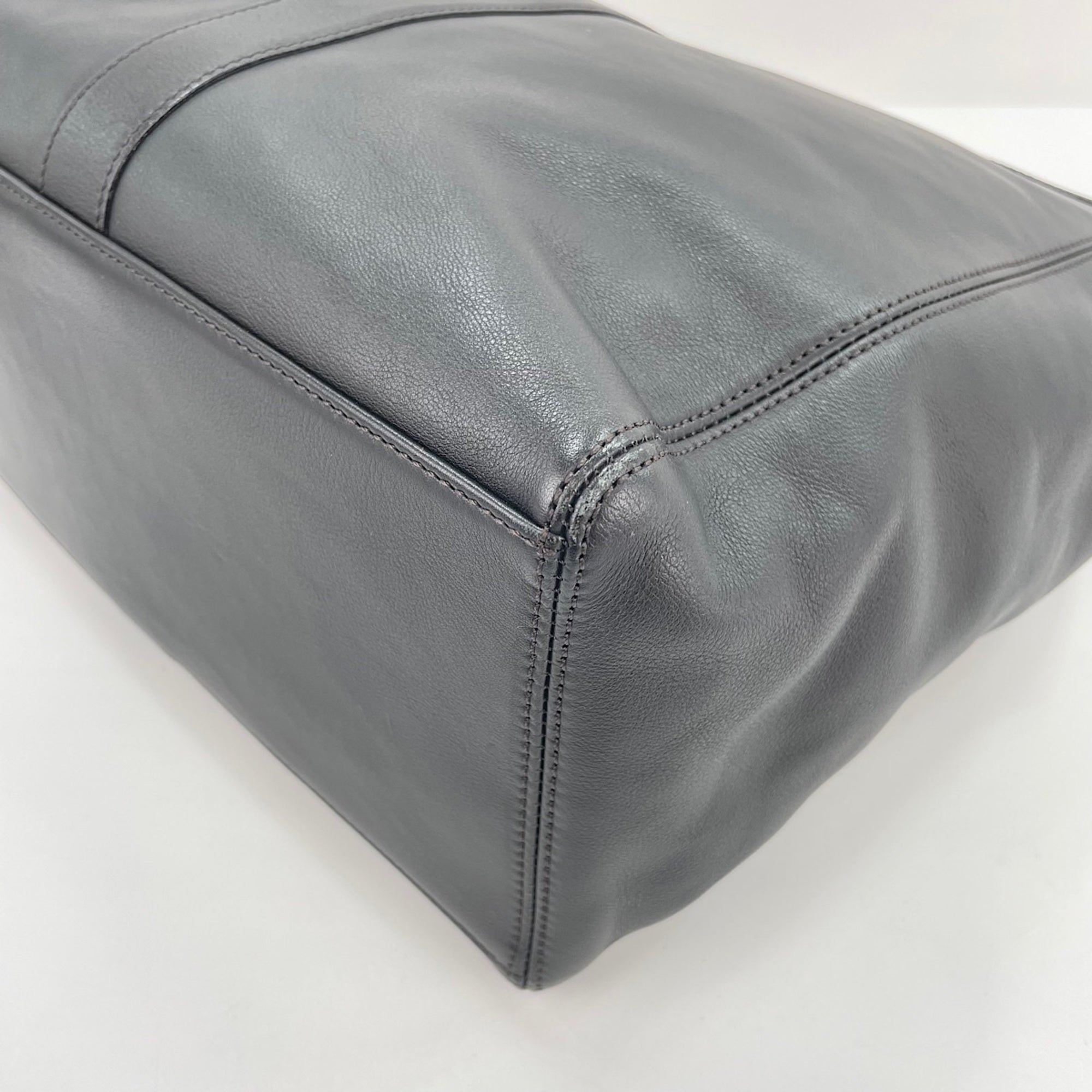 Chanel Black Tote Bag (Pre-Owned)