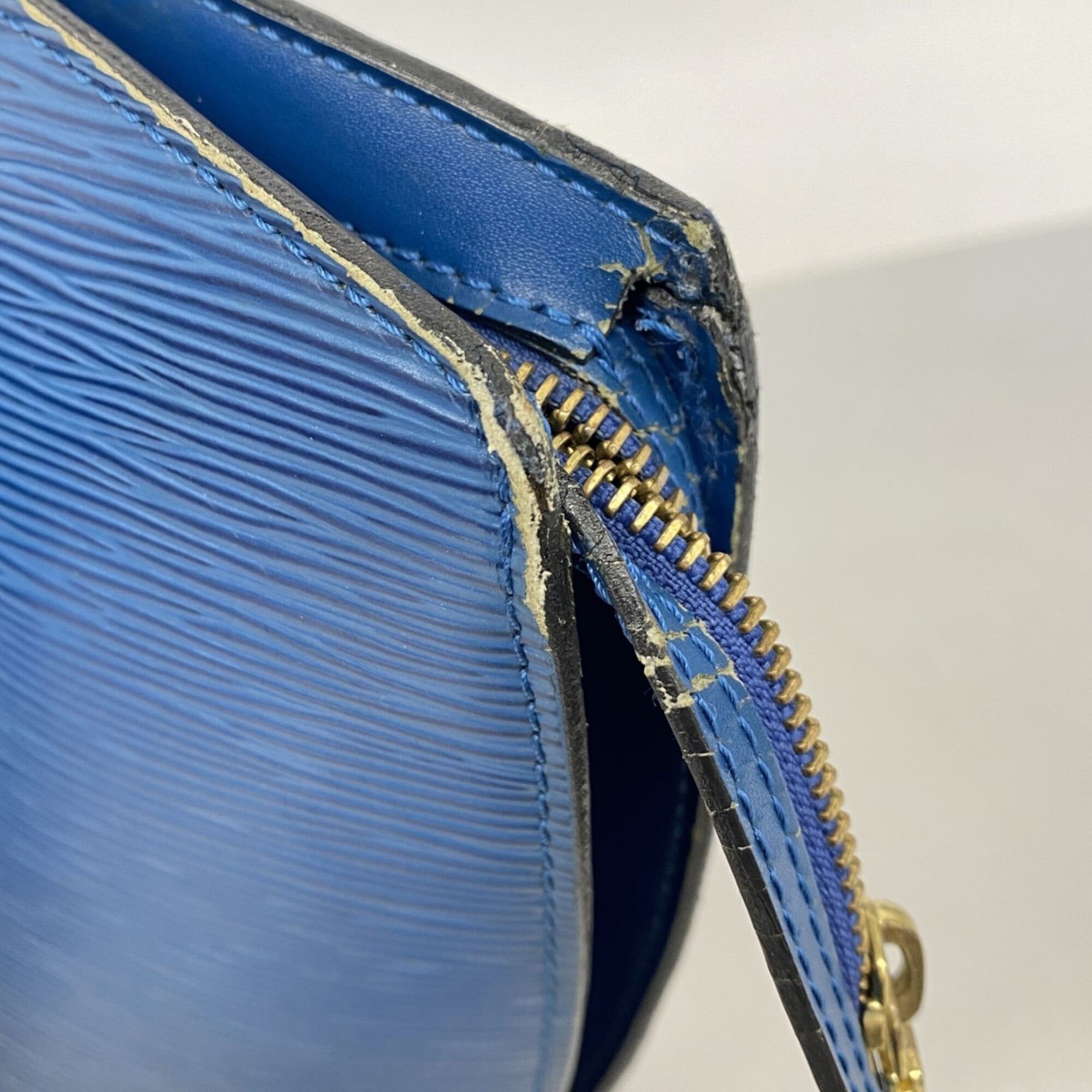 Louis Vuitton Toledo Blue Shoulder Bag (Pre-Owned)