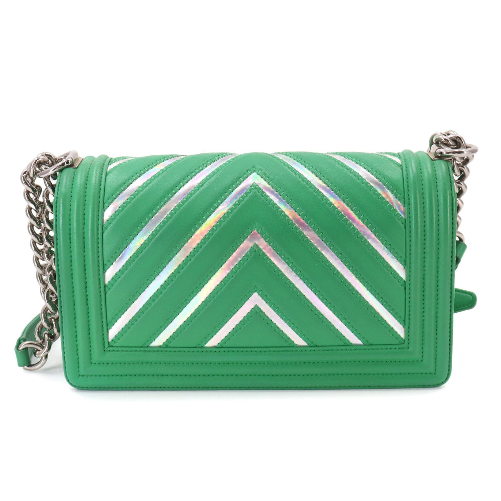 Chanel Boy Chanel Green Leather Handbag Shoulder Bag (Pre-Owned)