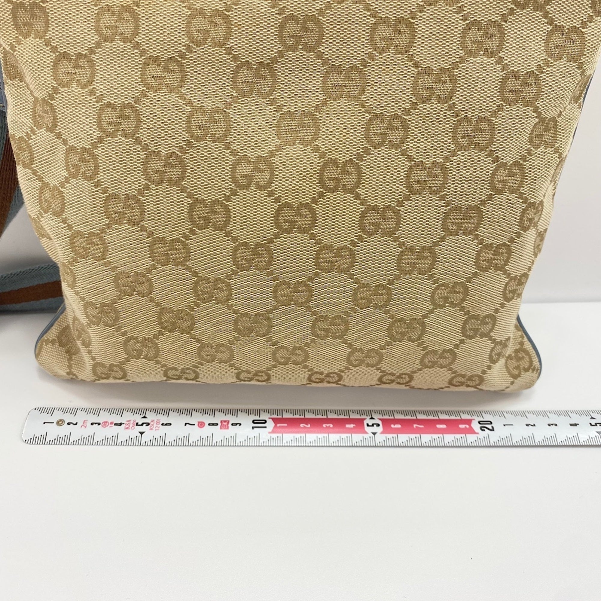 Gucci Beige Shoulder Bag (Pre-Owned)