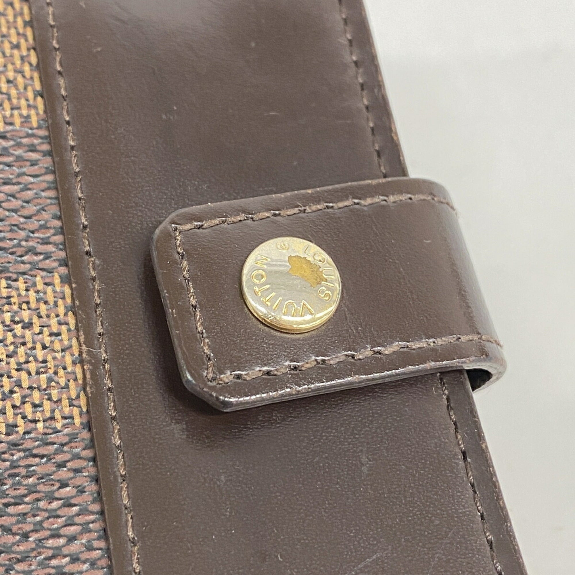 Louis Vuitton Damier Canvas Wallet (Bi-Fold) (Pre-Owned)