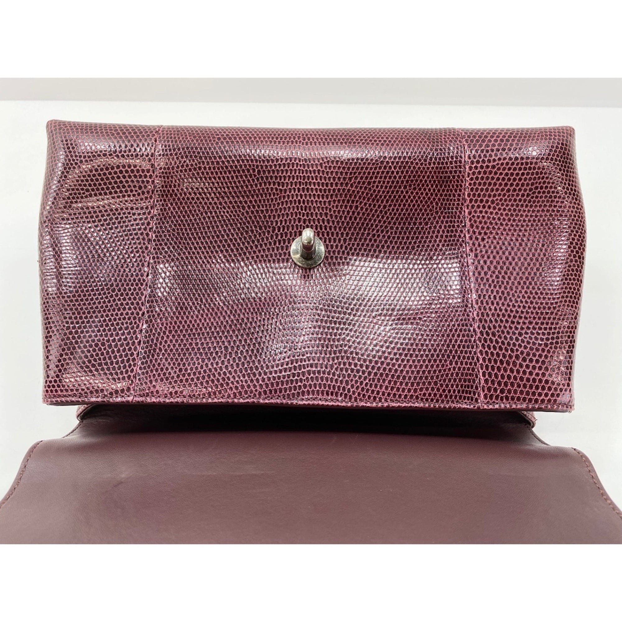 Chanel Red Color Wine Shoulder Bag (Pre-Owned)