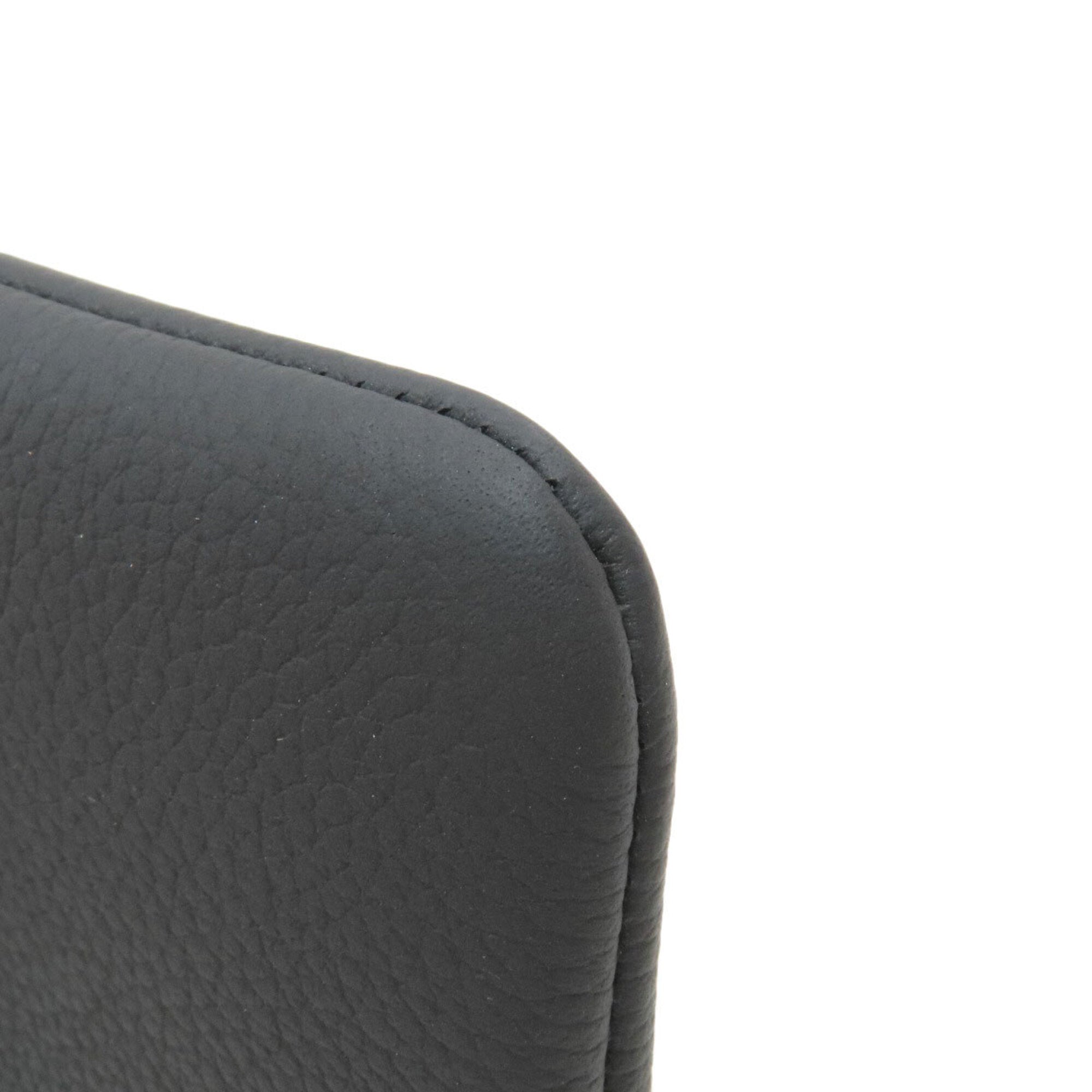 Louis Vuitton Noir Leather Pochette (Pre-Owned)
