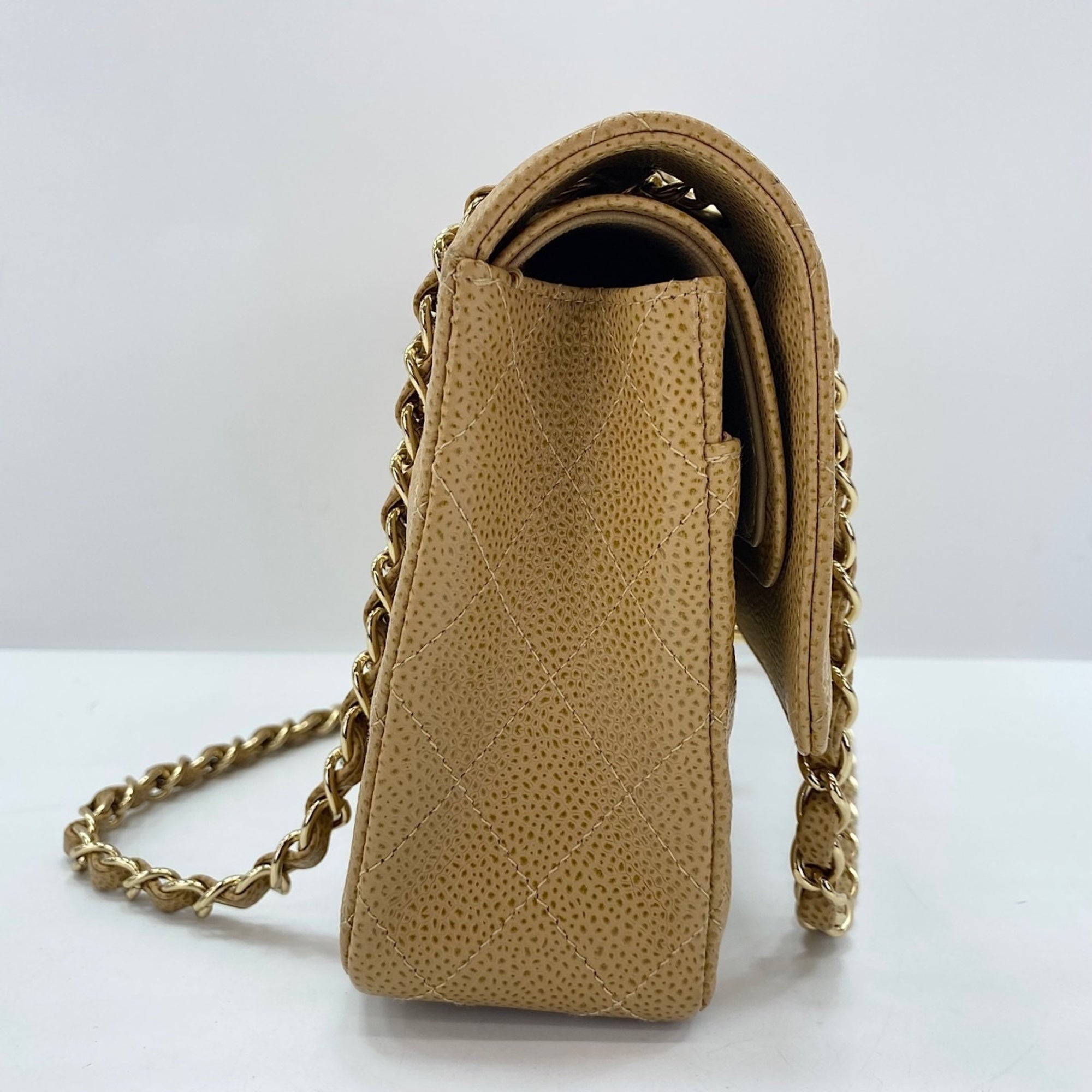 Chanel Beige Shoulder Bag (Pre-Owned)