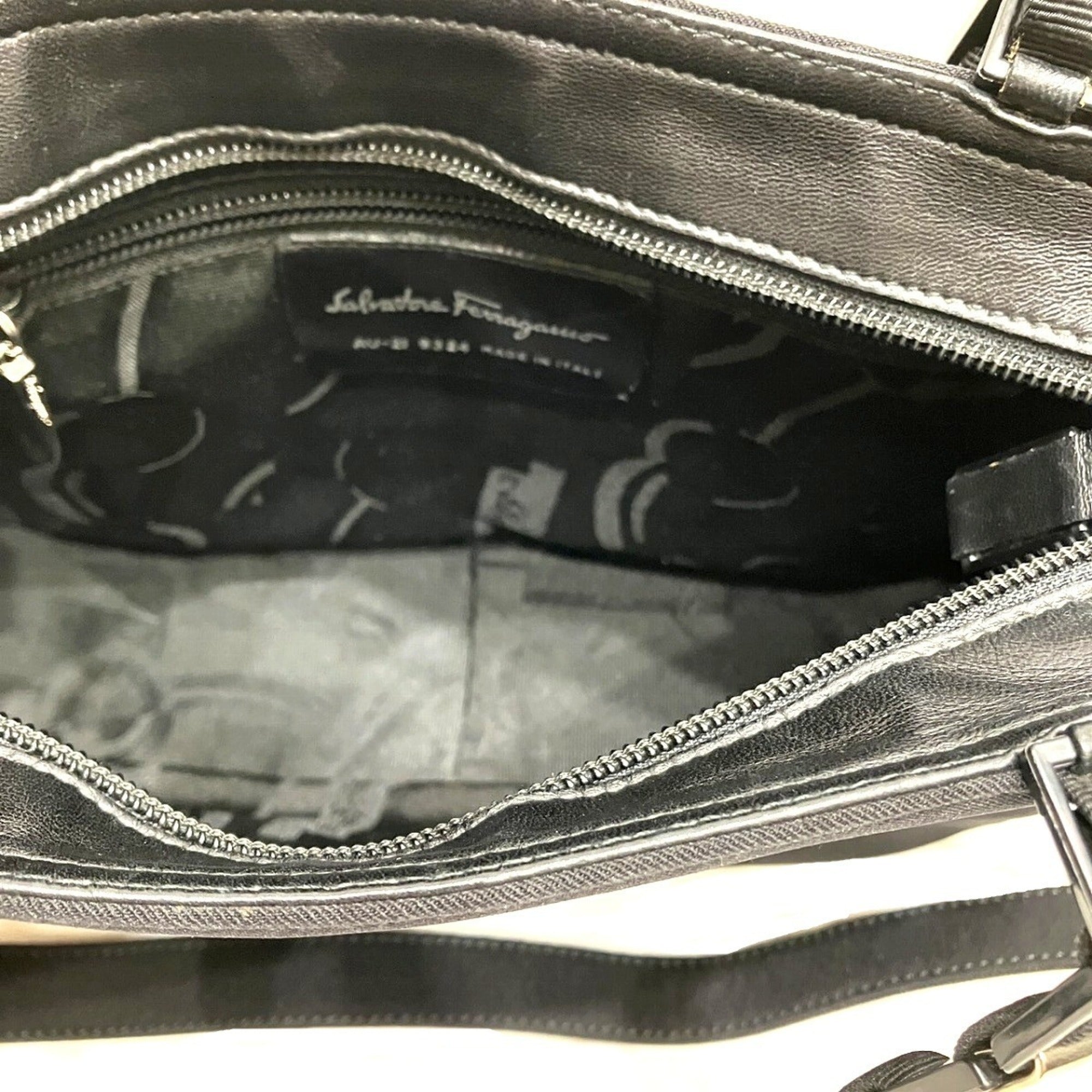 Salvatore Ferragamo Vara Black Nylon Handbag (Pre-Owned)
