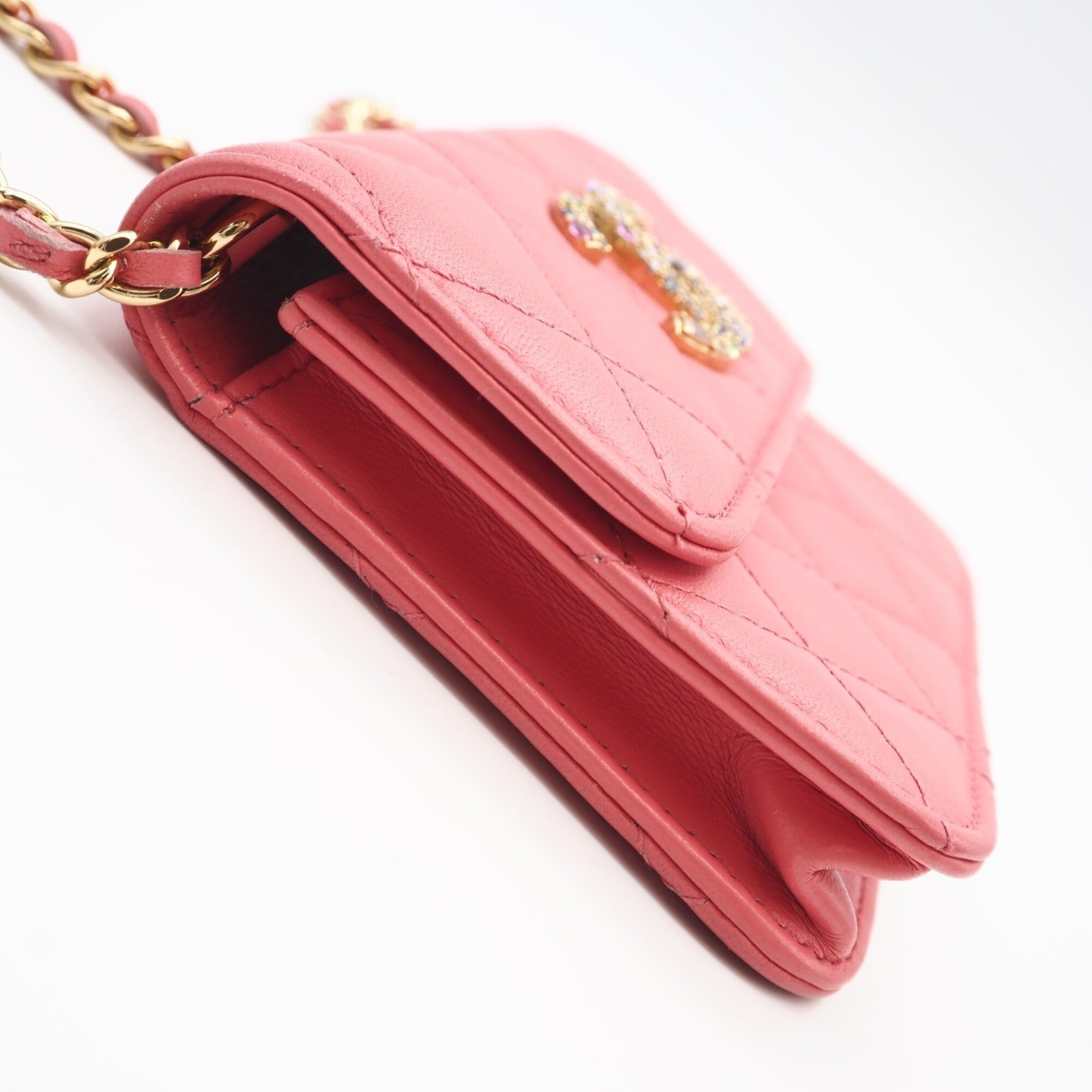 Chanel Matelasse Pink Leather Shoulder Bag (Pre-Owned)