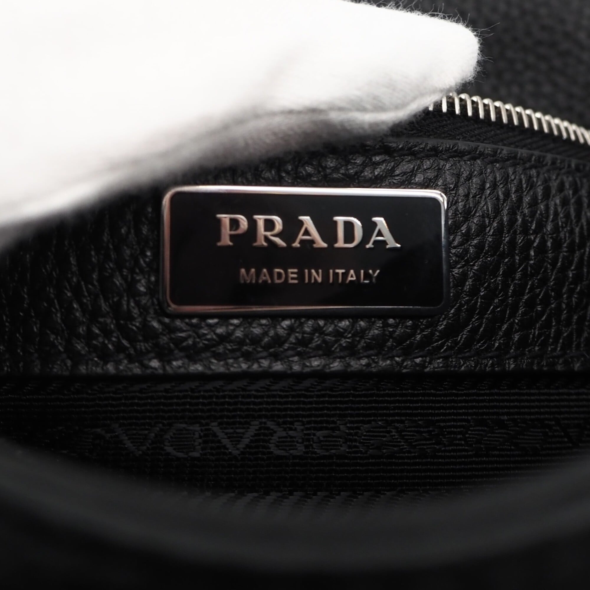 Prada Black Leather Shoulder Bag (Pre-Owned)