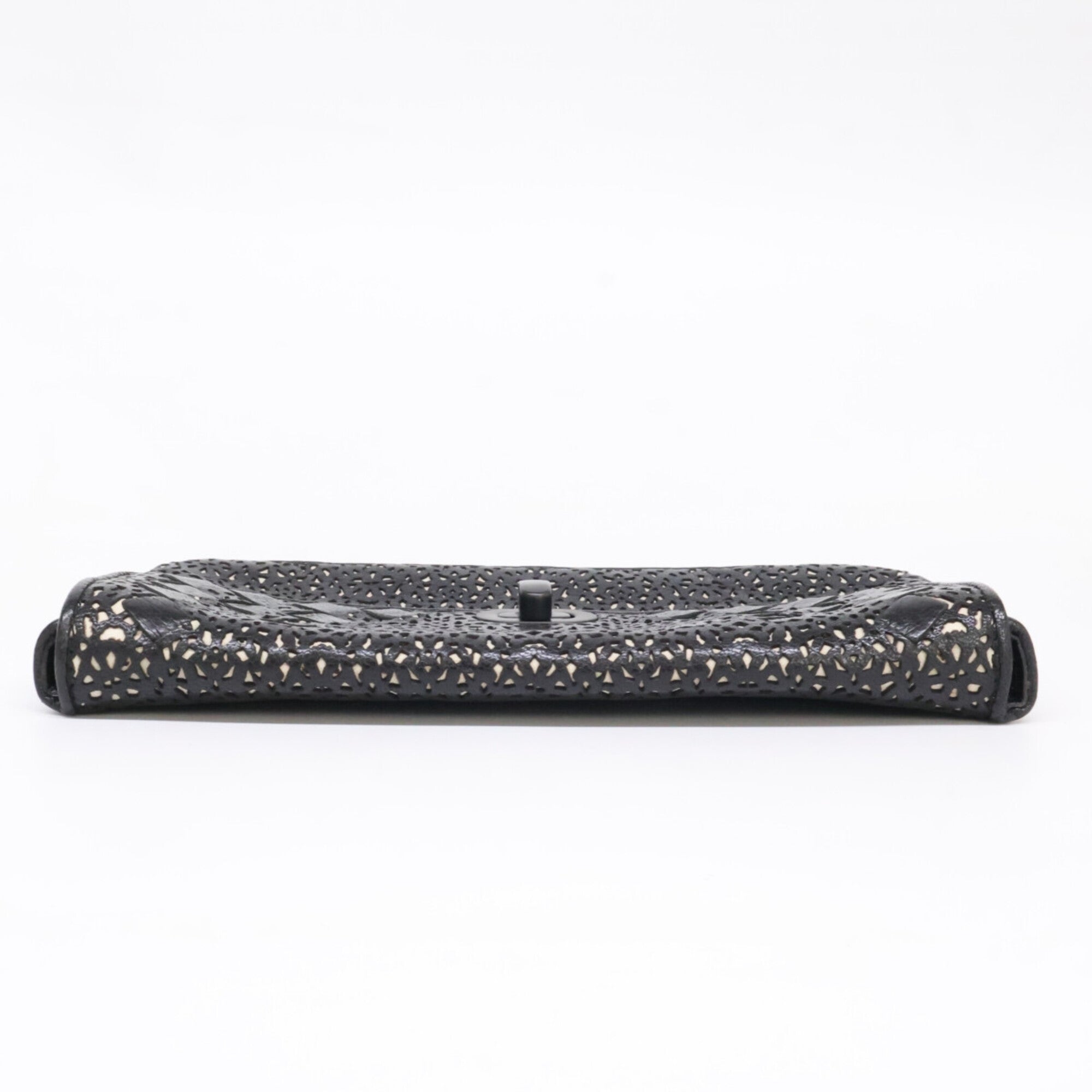 Bottega Veneta Black Leather Clutch Bag (Pre-Owned)