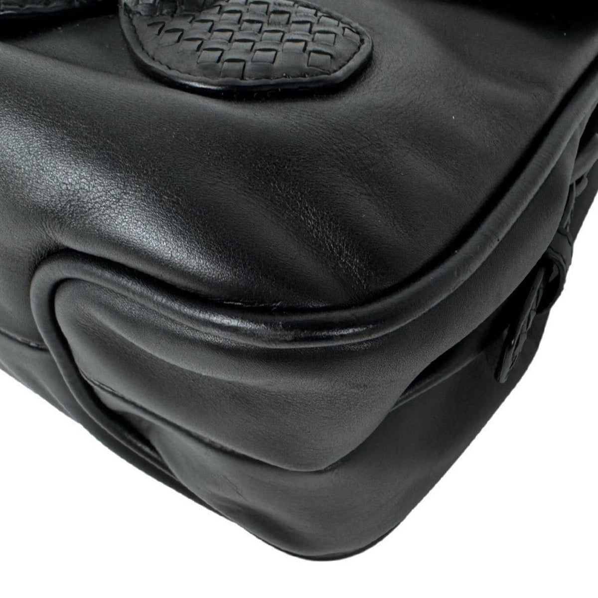 Bottega Veneta Black Leather Shoulder Bag (Pre-Owned)