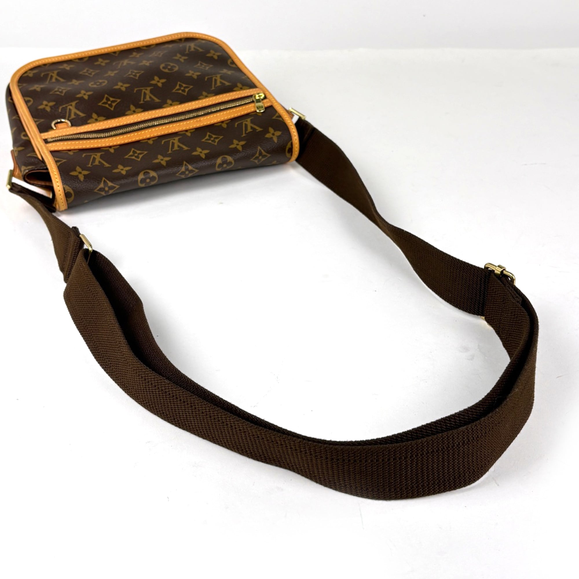 Louis Vuitton Brown Monogram Shoulder Bag (Pre-Owned)