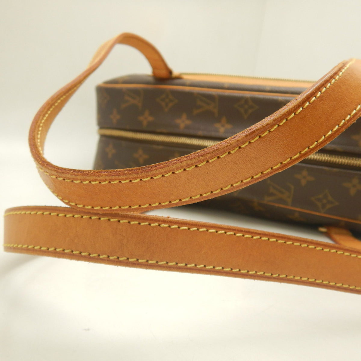 Louis Vuitton Brown Monogram Monogram Canvas Shoulder Bag (Pre-Owned)