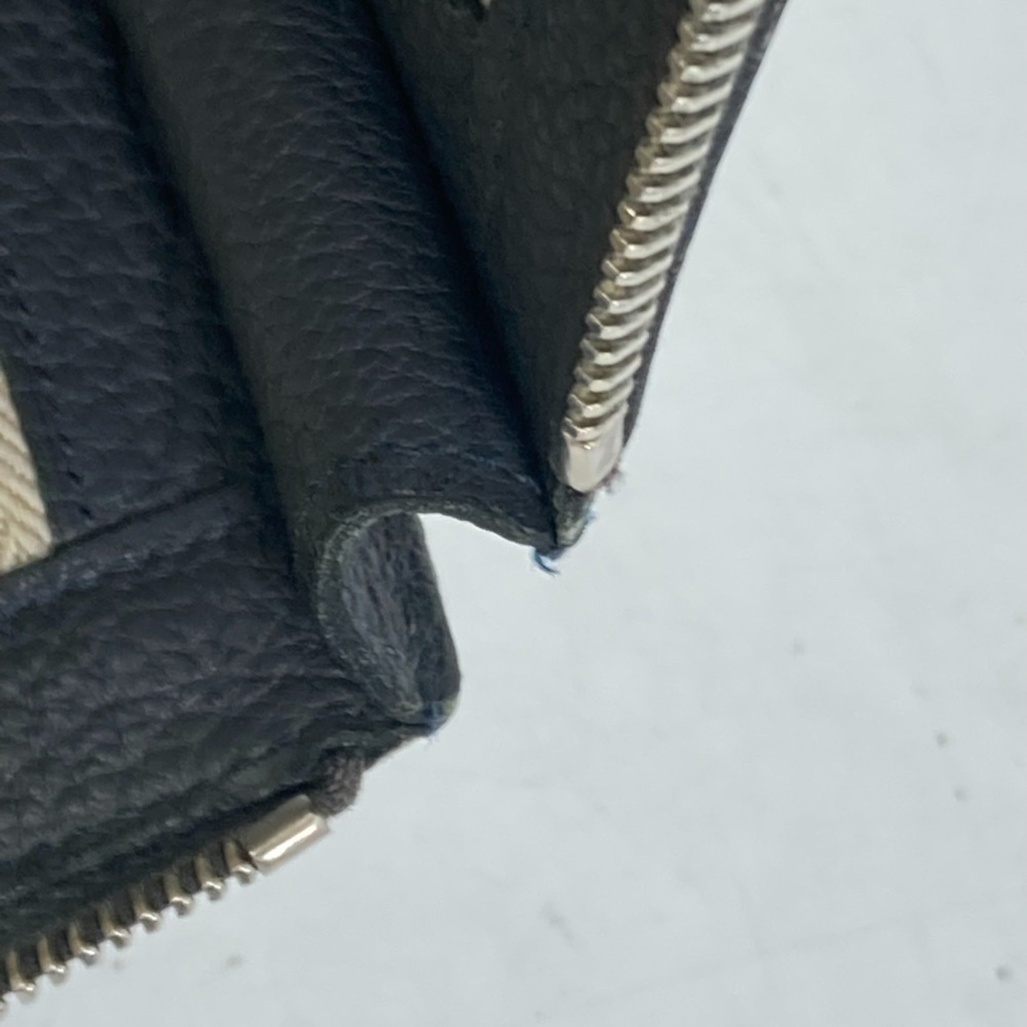 Hermes Gray Leather Clutch Bag (Pre-Owned)