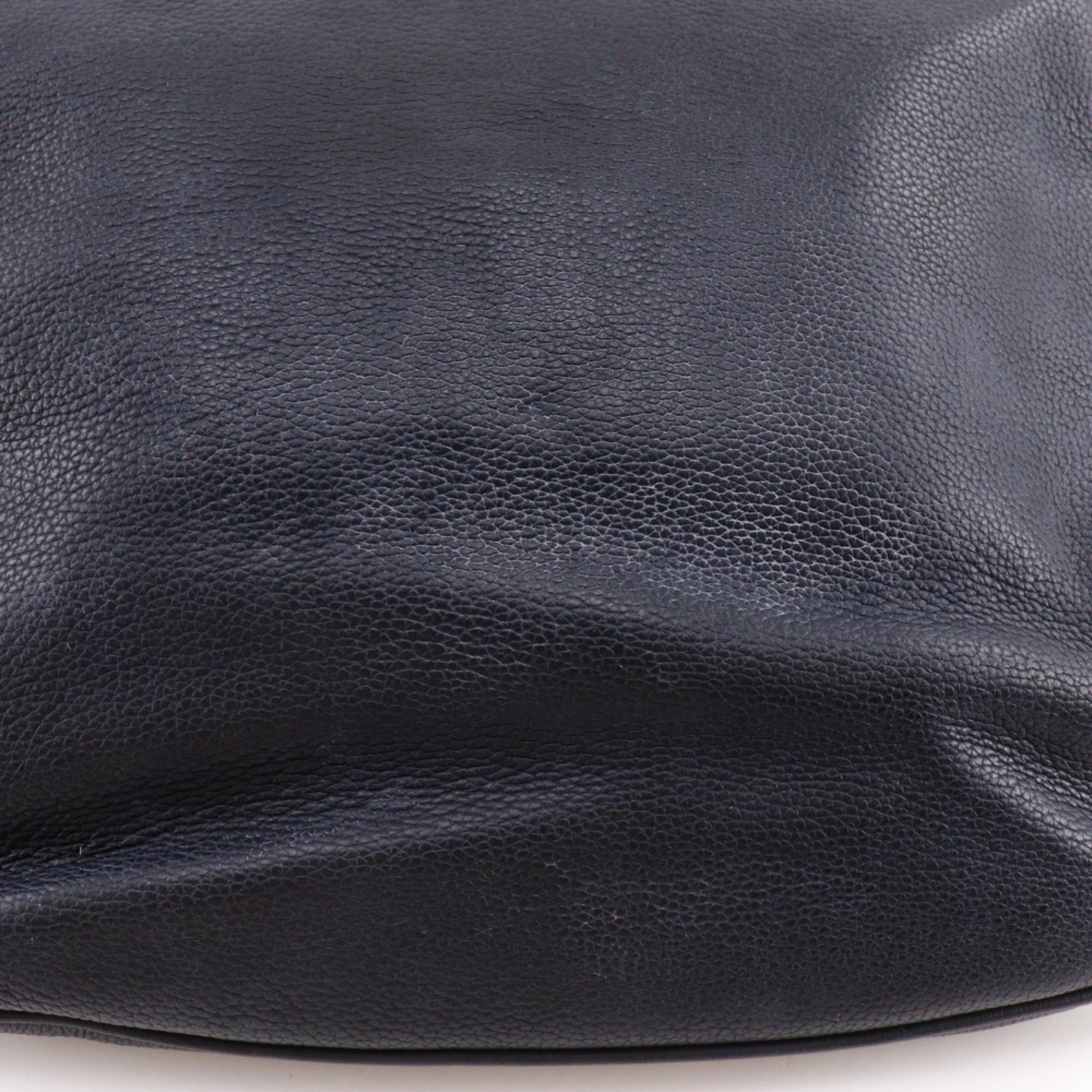 Loewe Black Leather Shoulder Bag (Pre-Owned)