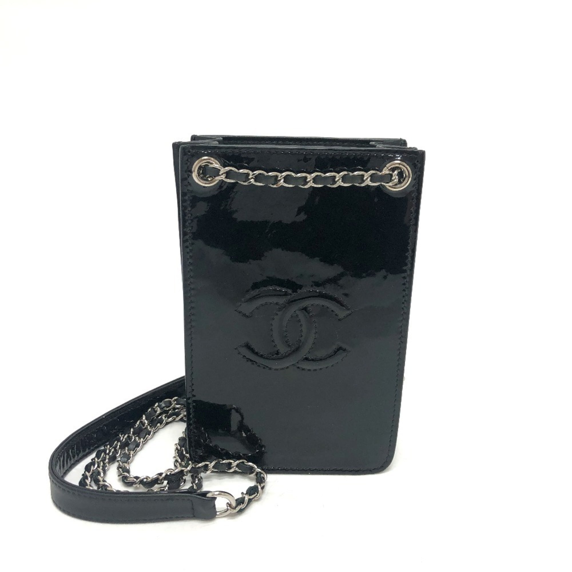Chanel Black Pouch Shoulder Bag (Pre-Owned)