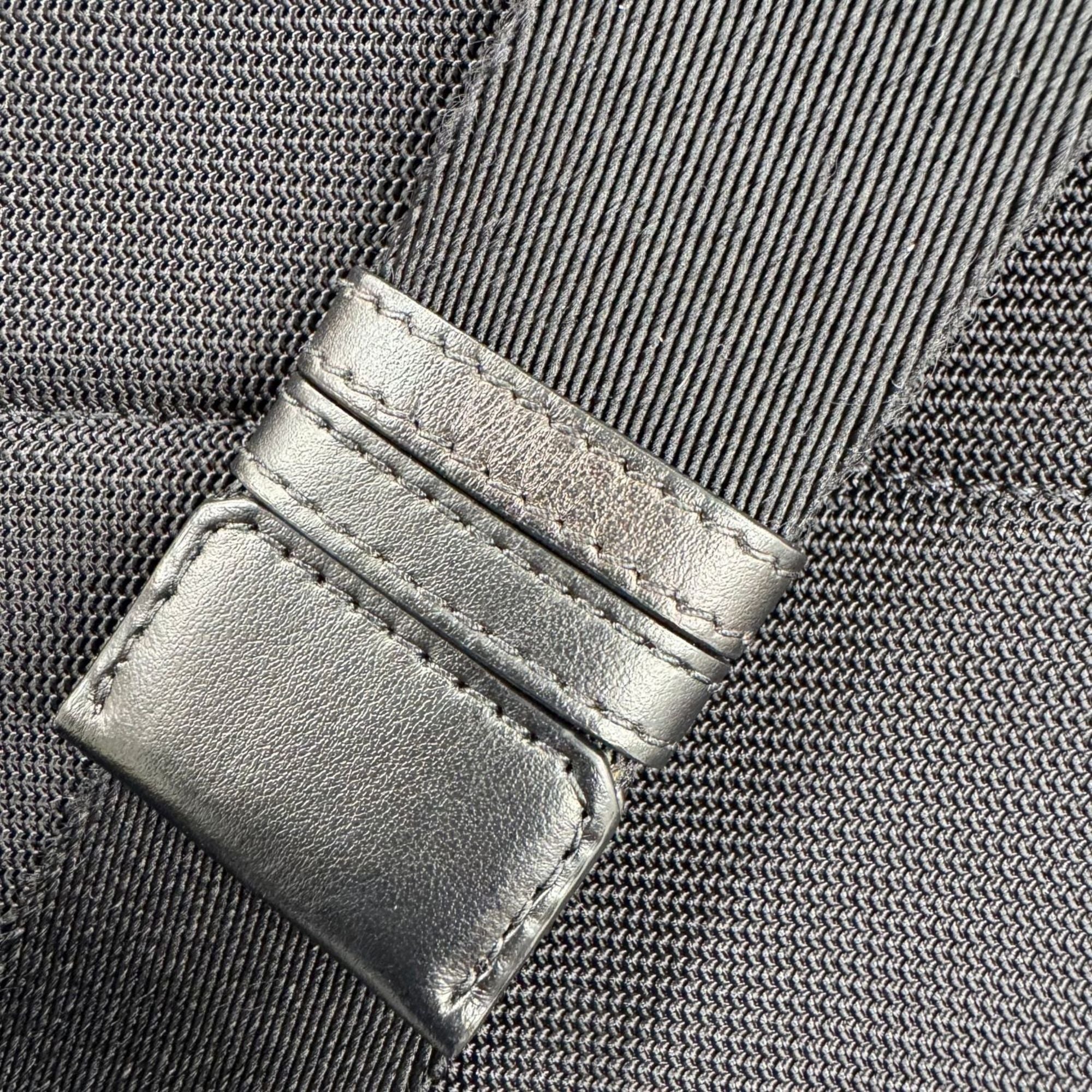 Burberry Metallic Silver Canvas Leather Shoulder Bag Sling Bag (Pre-Owned)