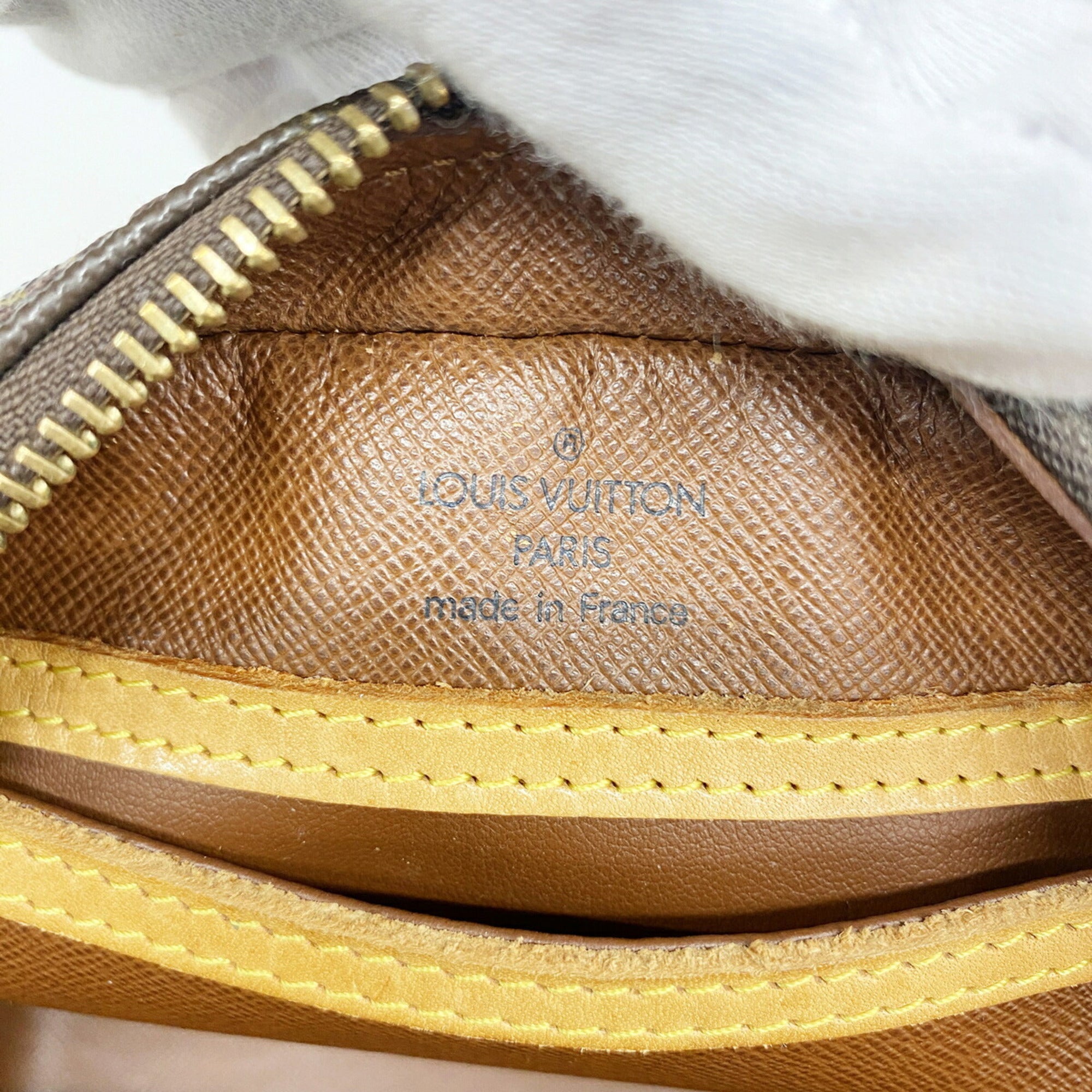 Louis Vuitton Brown Shoulder Bag (Pre-Owned)