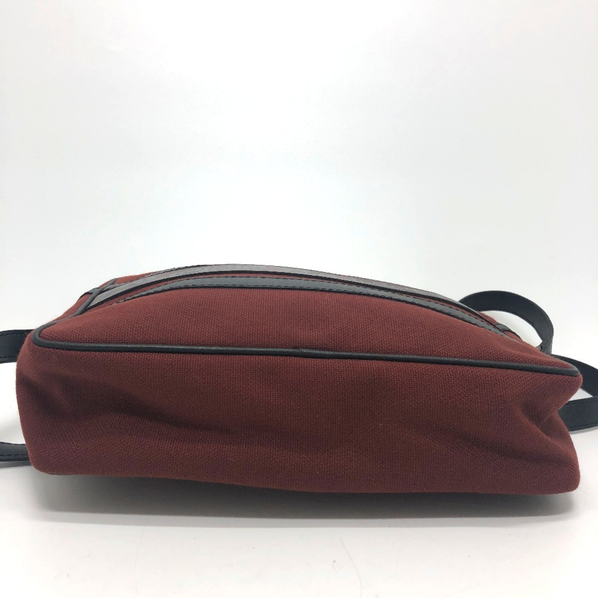Yves Saint Laurent Red Other Shoulder Bag (Pre-Owned)