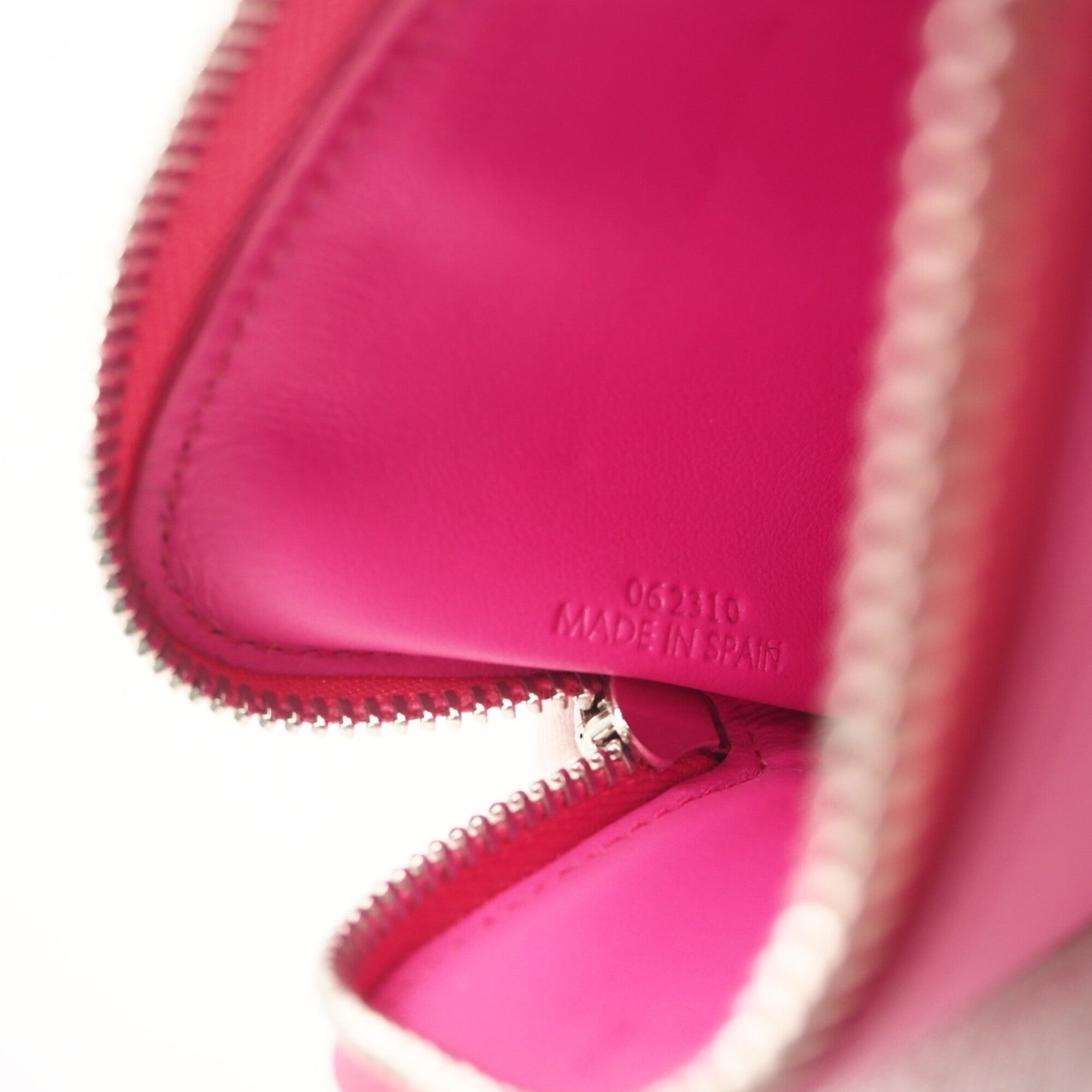 Loewe Pink Leather Coin Purse/Coin Case (Pre-Owned)